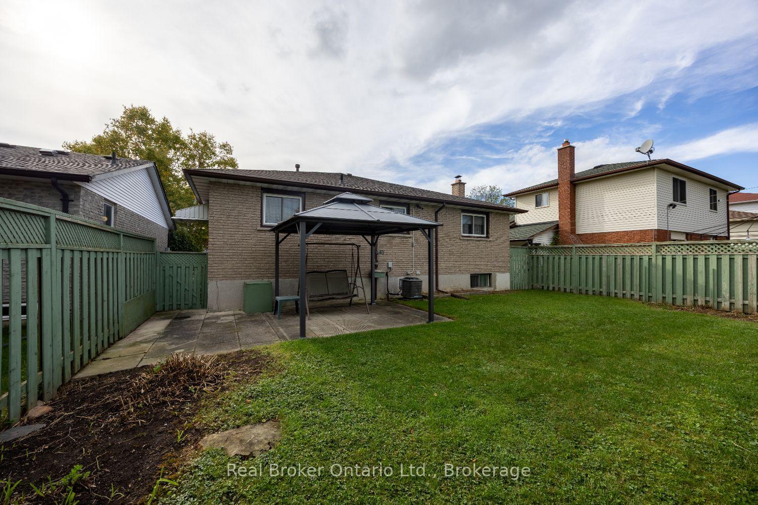 Photo 28 of 919 Exeter Street, Oshawa, Centennial — HOMEH