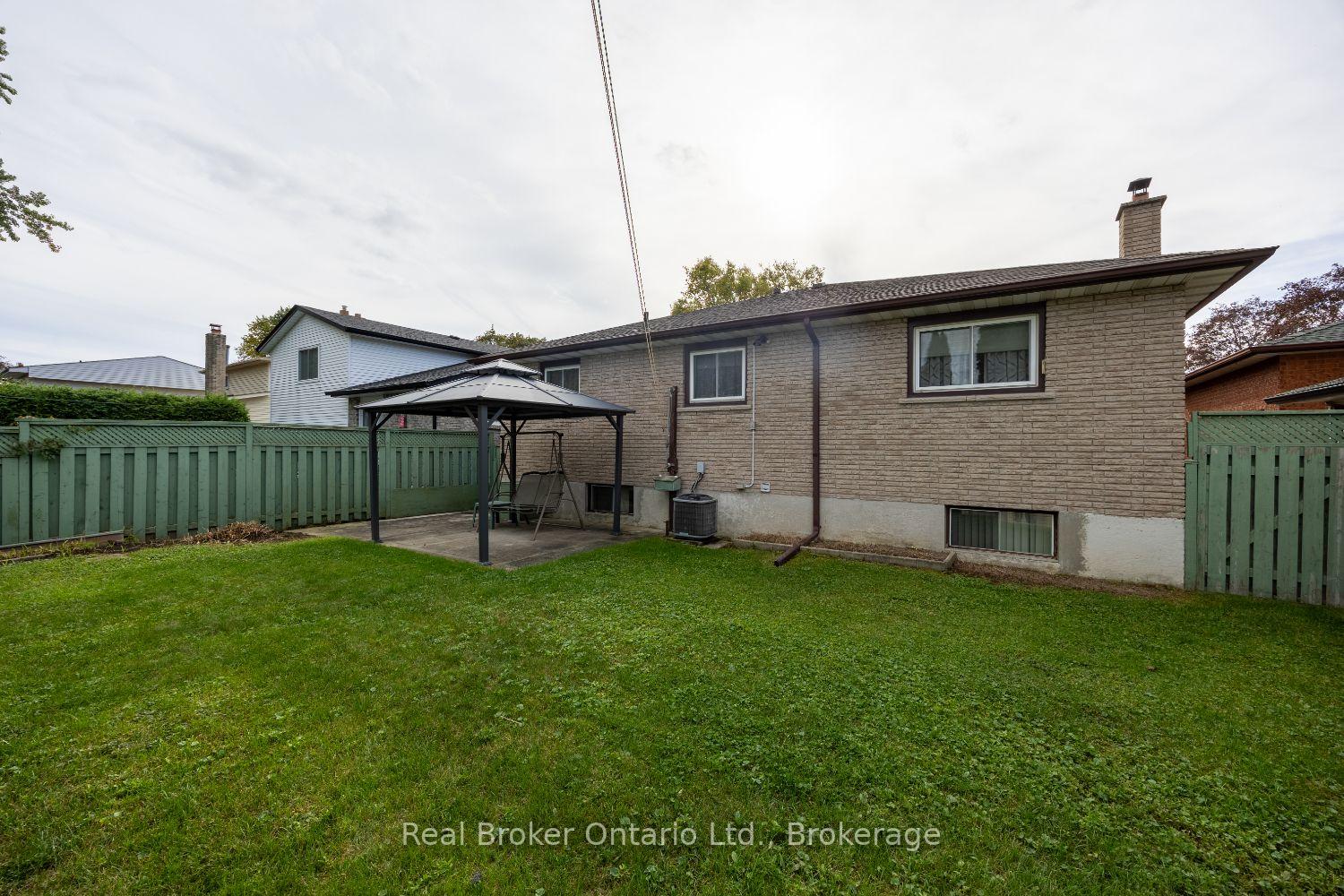 Photo 29 of 919 Exeter Street, Oshawa, Centennial — HOMEH