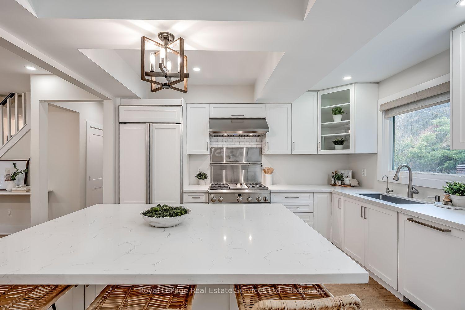 Photo 15 of 59 Fairwood Place E, Burlington, LaSalle — HOMEH