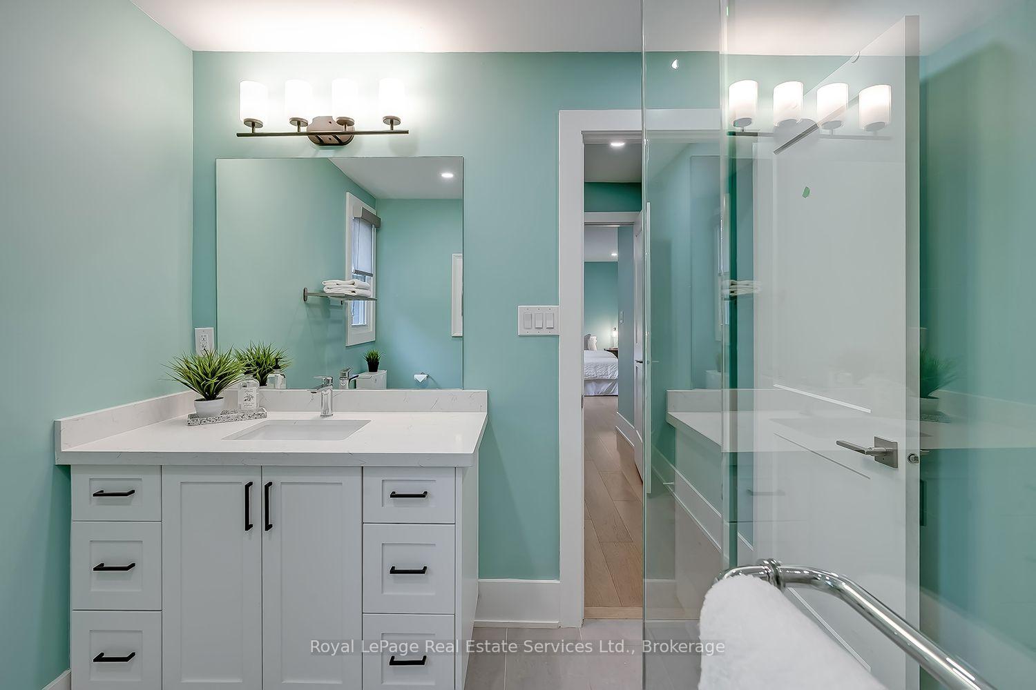 Photo 26 of 59 Fairwood Place E, Burlington, LaSalle — HOMEH