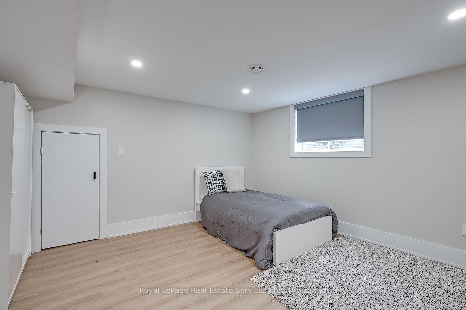 Photo 34 of 59 Fairwood Place E, Burlington, LaSalle — HOMEH