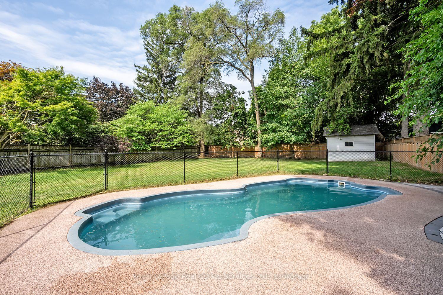 Photo 38 of 59 Fairwood Place E, Burlington, LaSalle — HOMEH