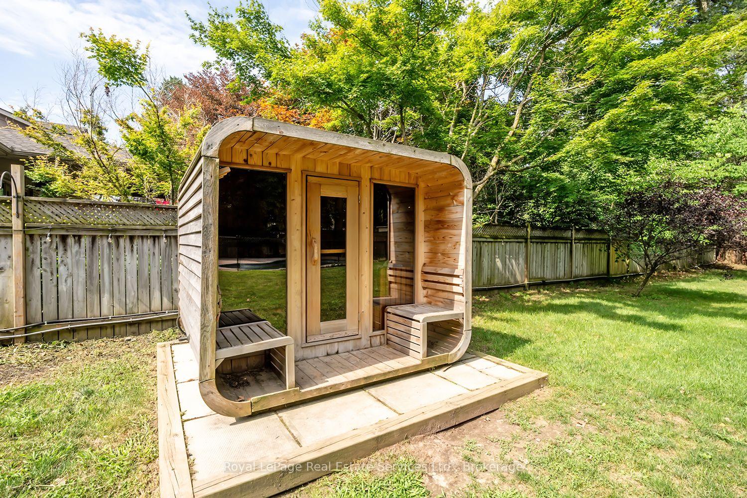 Photo 40 of 59 Fairwood Place E, Burlington, LaSalle — HOMEH