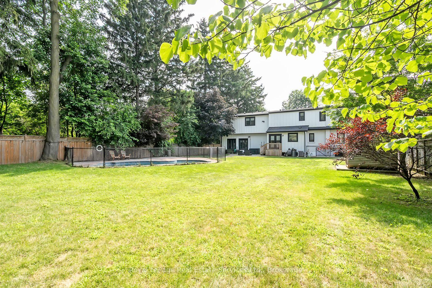 Photo 41 of 59 Fairwood Place E, Burlington, LaSalle — HOMEH