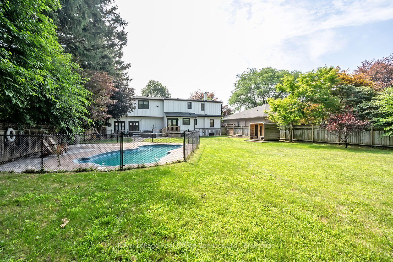 Photo 43 of 59 Fairwood Place E, Burlington, LaSalle — HOMEH