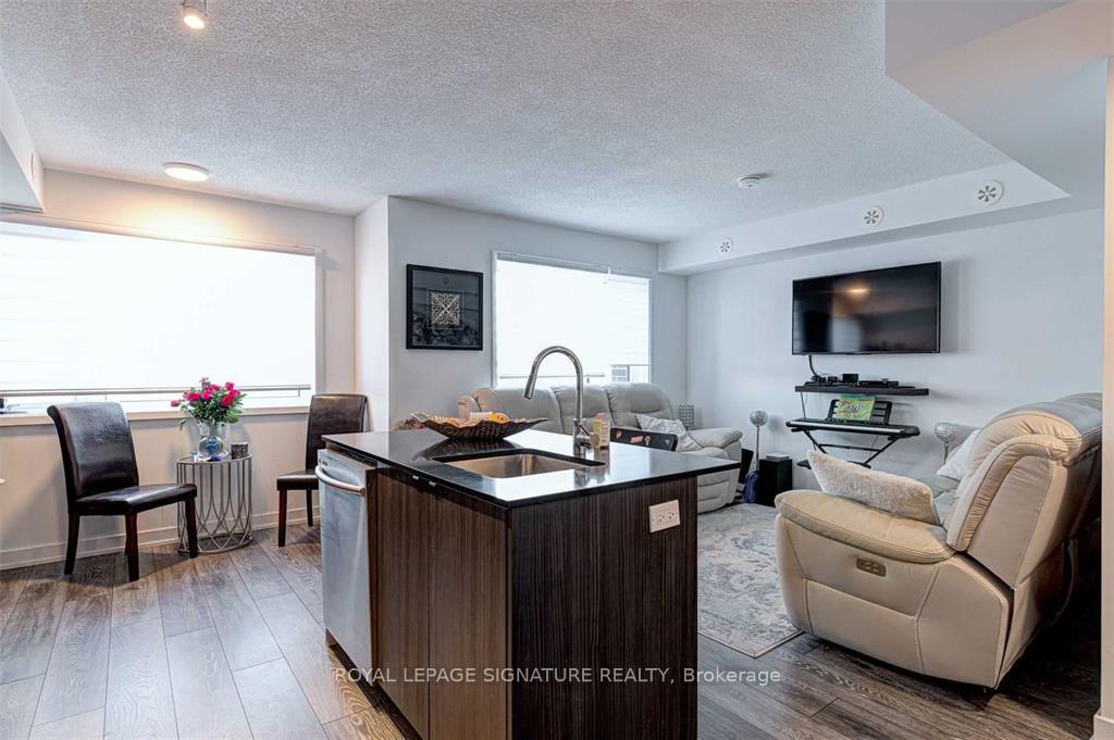 Photo 4 of Unit 406, 1141 Cooke Boulevard, Burlington, LaSalle — HOMEH