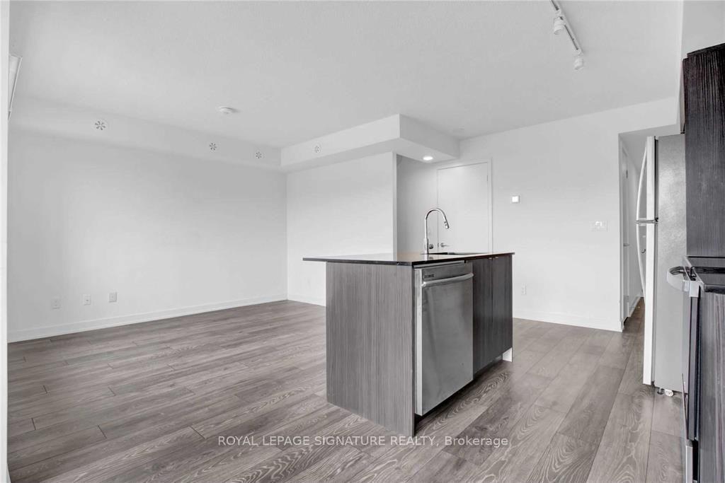 Photo 6 of Unit 406, 1141 Cooke Boulevard, Burlington, LaSalle — HOMEH