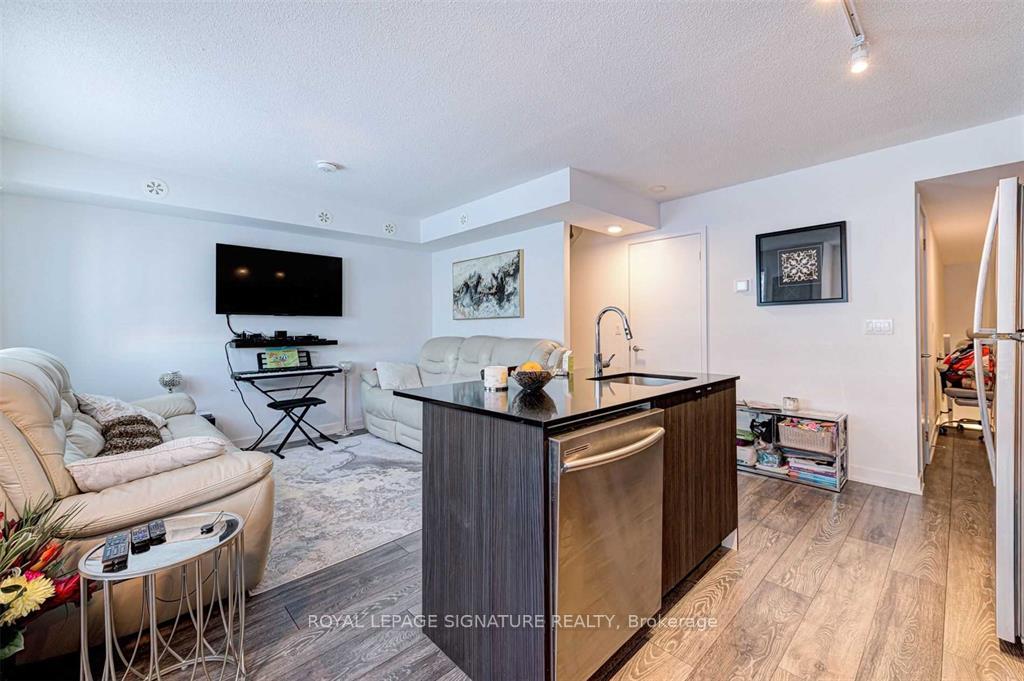 Photo 7 of Unit 406, 1141 Cooke Boulevard, Burlington, LaSalle — HOMEH