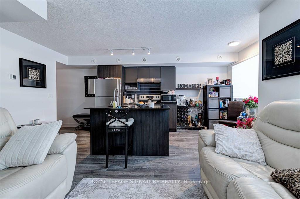 Photo 11 of Unit 406, 1141 Cooke Boulevard, Burlington, LaSalle — HOMEH
