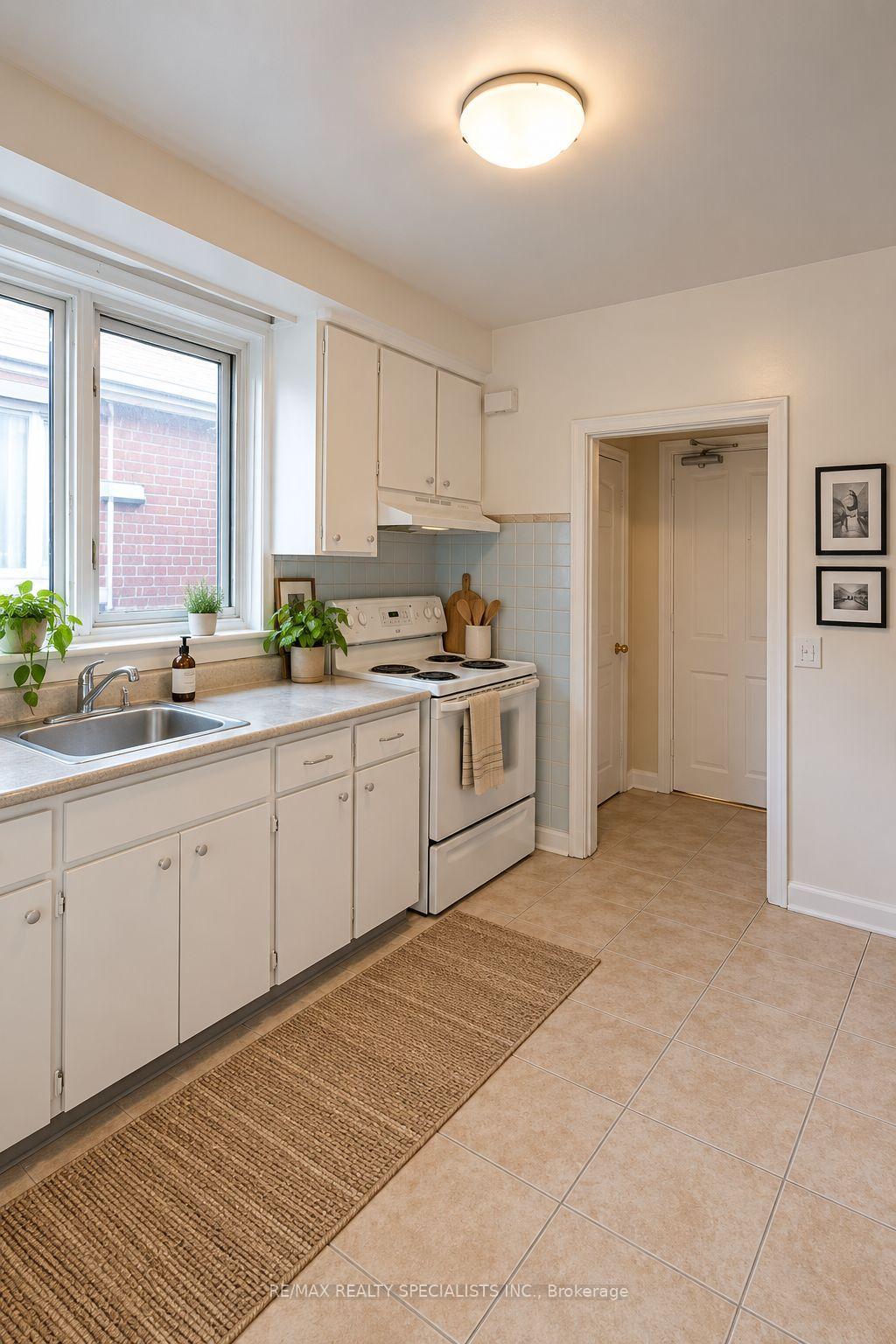 Photo 7 of Unit 3, 163 Morrison Avenue, Toronto, Corso Italia-Davenport — HOMEH
