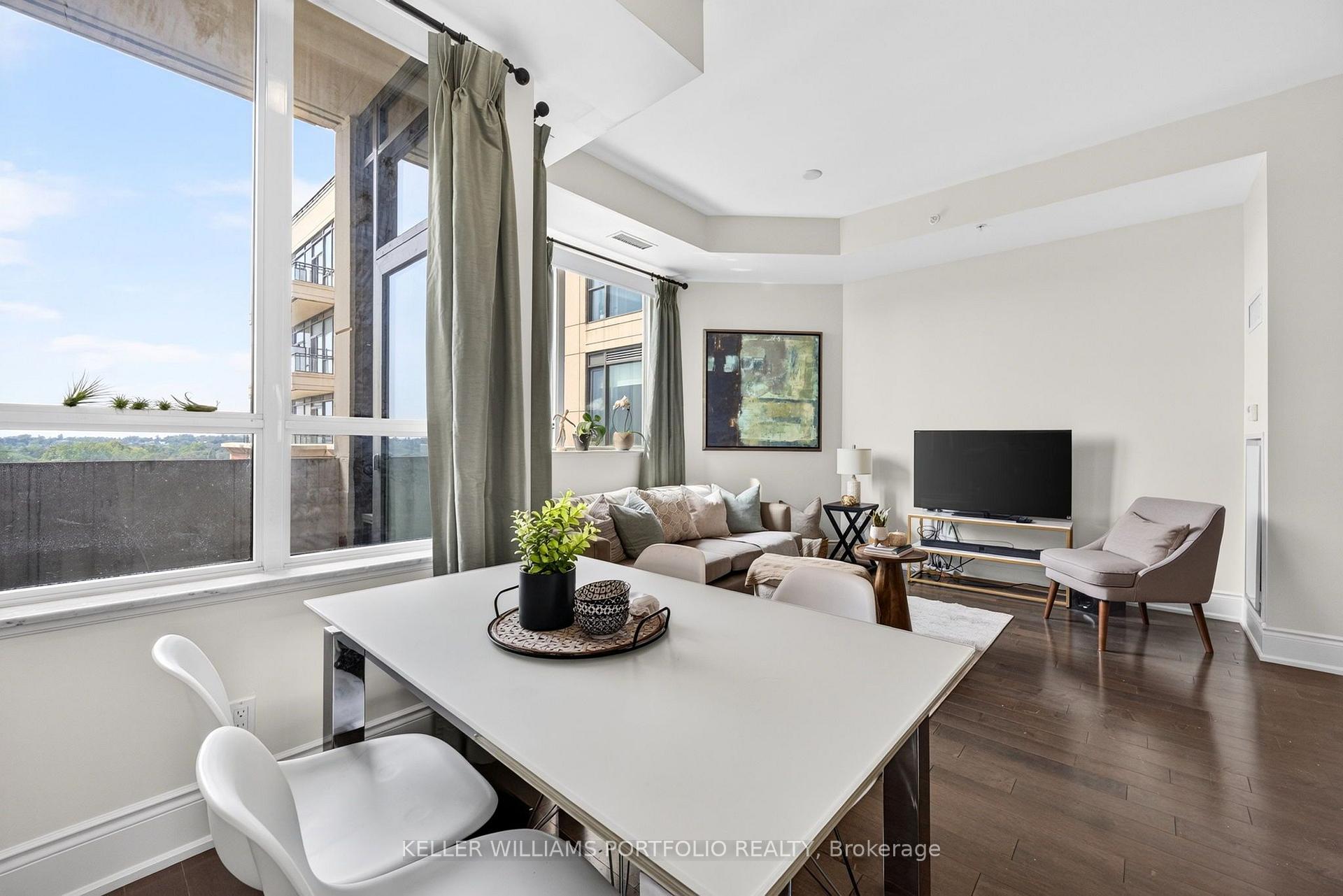 Photo 5 of Unit 802, 23 Glebe Road W, Toronto, Yonge-Eglinton — HOMEH