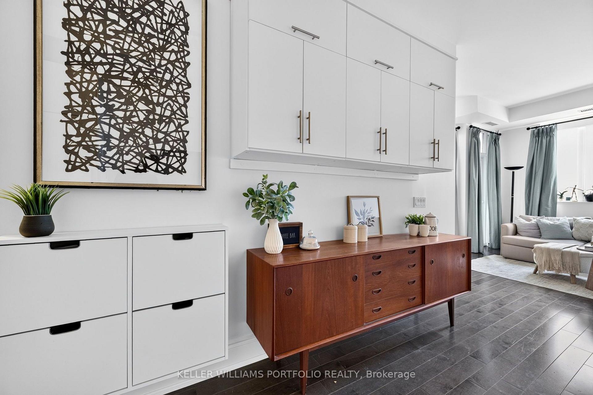 Photo 9 of Unit 802, 23 Glebe Road W, Toronto, Yonge-Eglinton — HOMEH