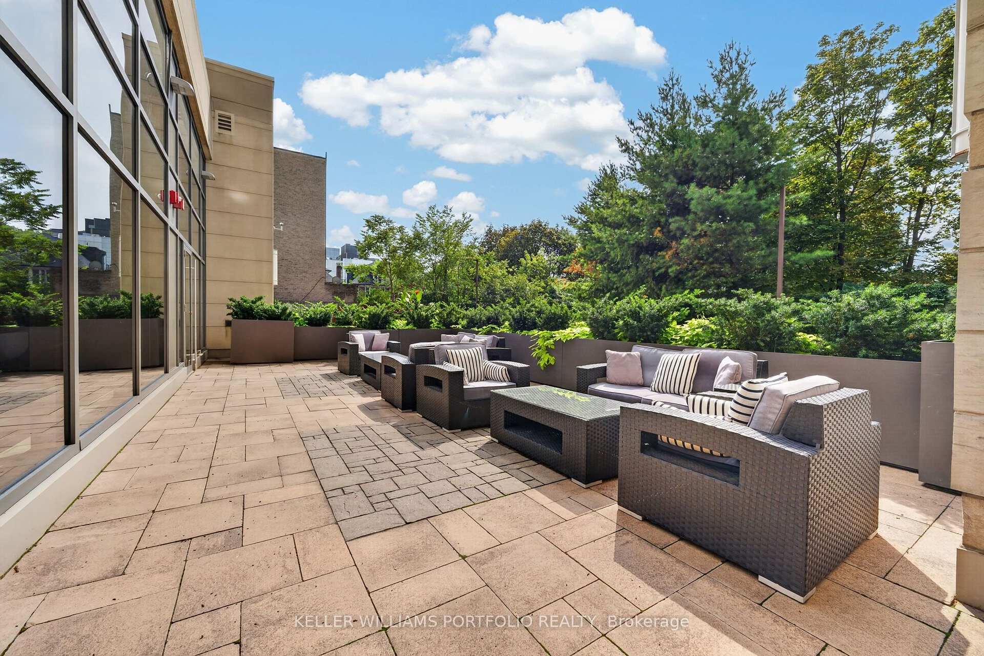Photo 17 of Unit 802, 23 Glebe Road W, Toronto, Yonge-Eglinton — HOMEH