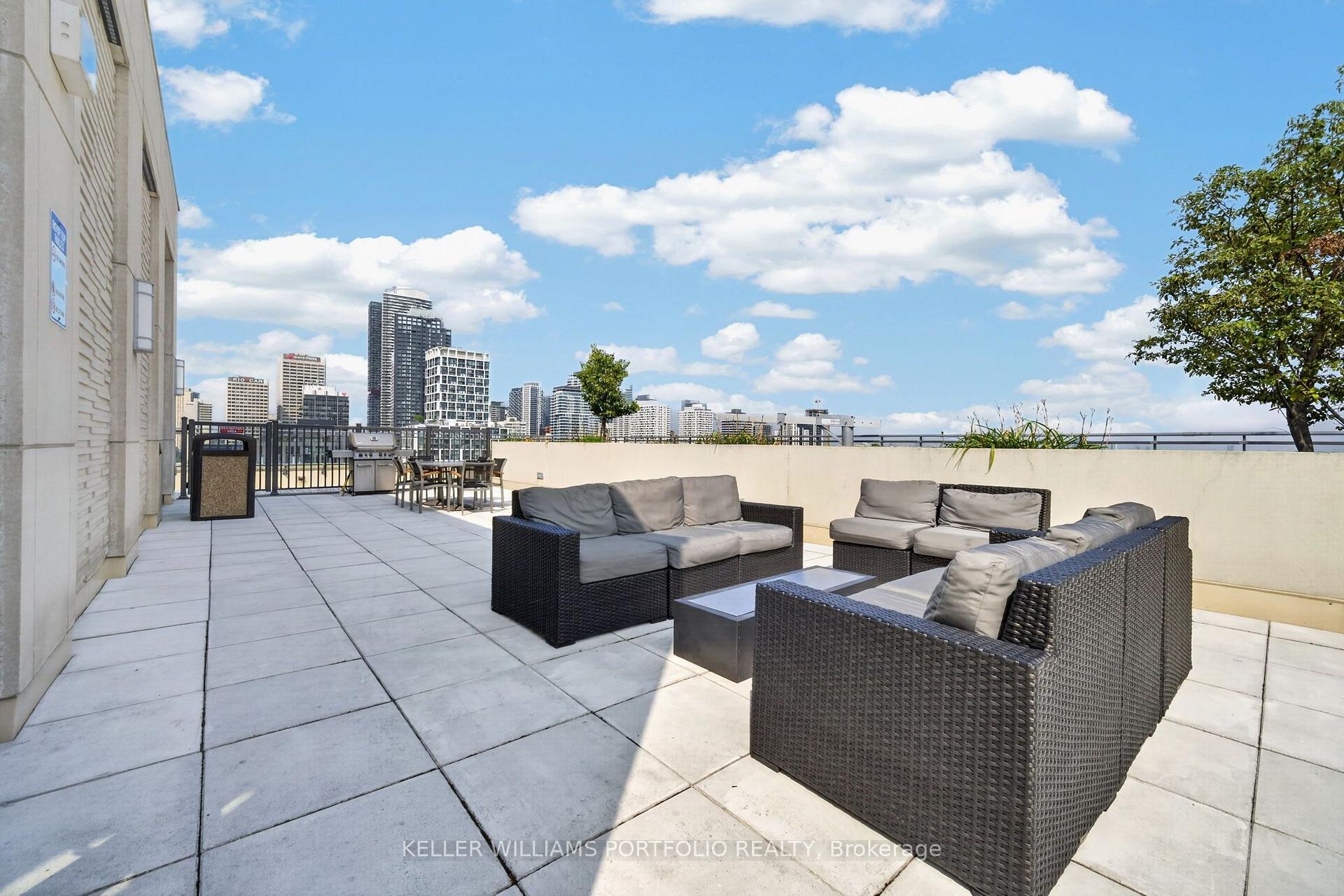 Photo 18 of Unit 802, 23 Glebe Road W, Toronto, Yonge-Eglinton — HOMEH