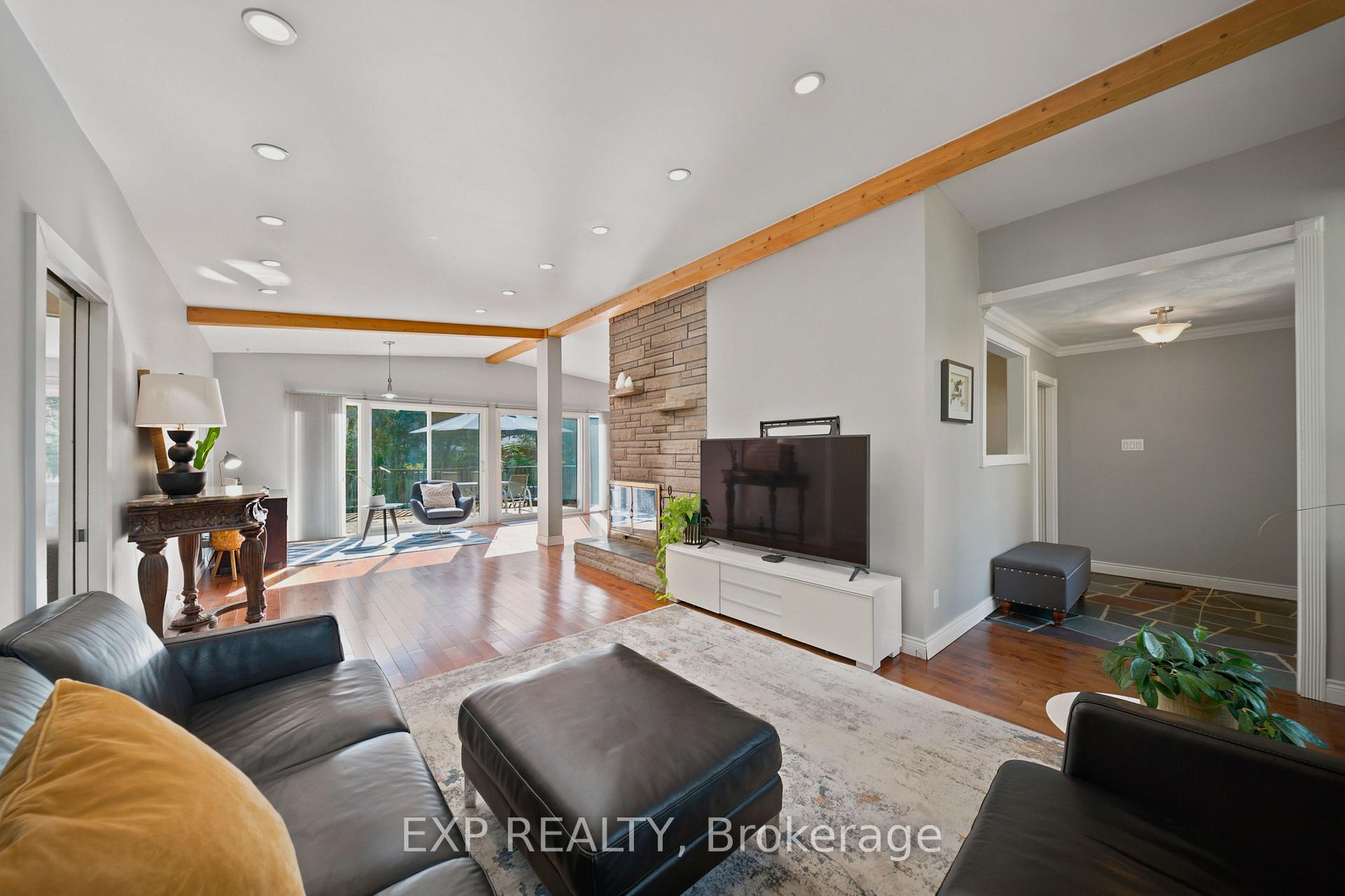 Photo 3 of 46 Avonlea Road, Ottawa, Grenfell Glen — HOMEH