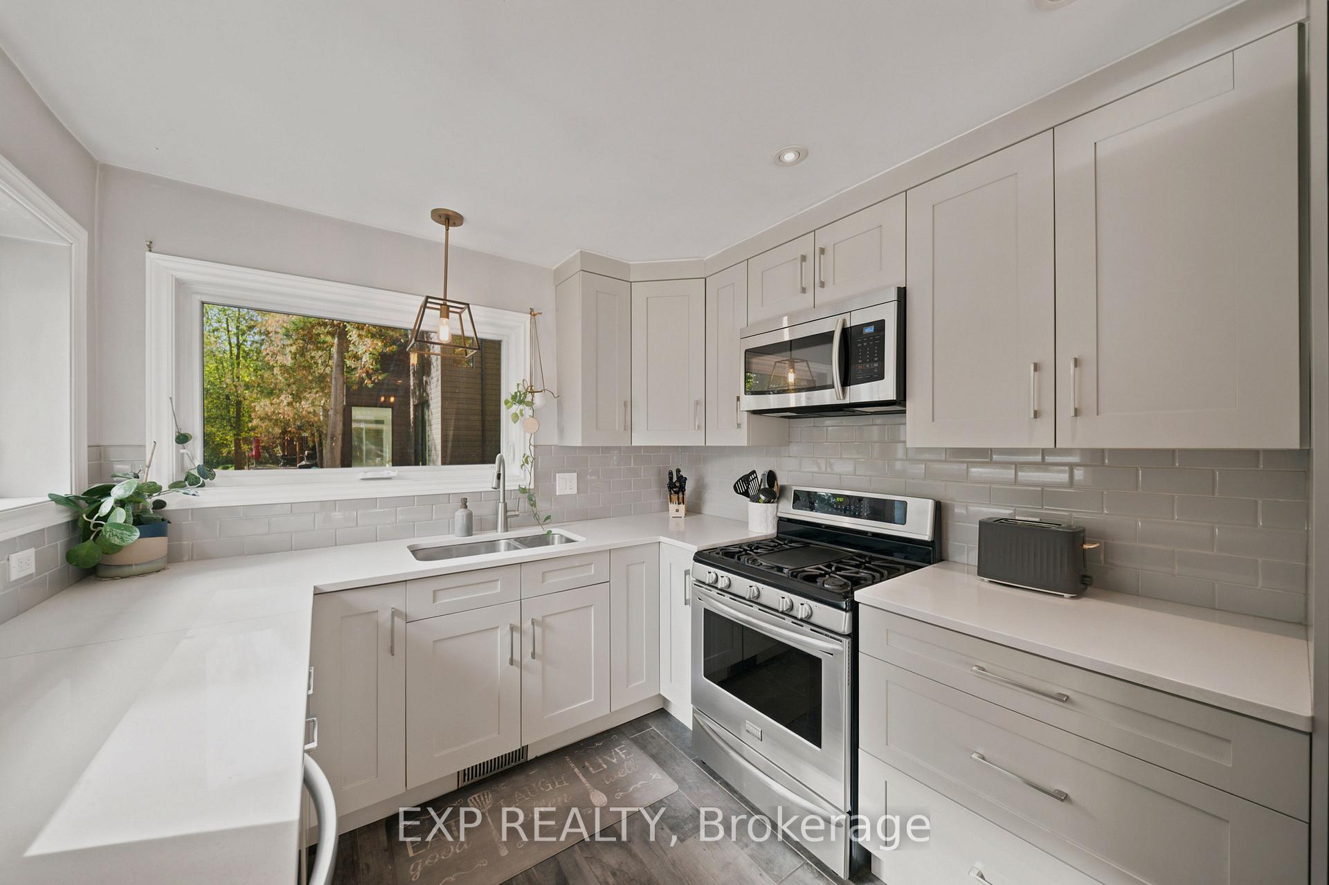 Photo 6 of 46 Avonlea Road, Ottawa, Grenfell Glen — HOMEH