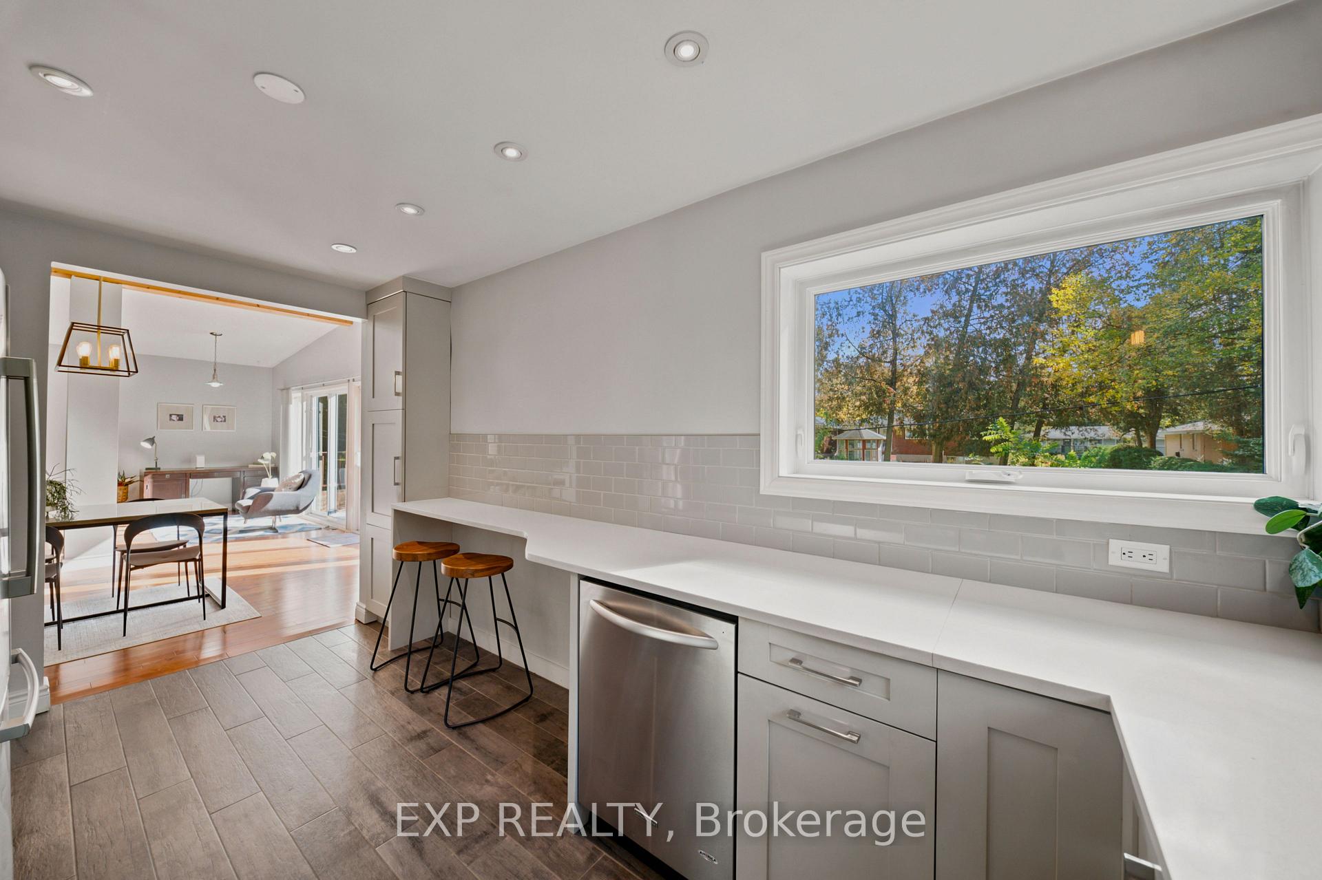 Photo 7 of 46 Avonlea Road, Ottawa, Grenfell Glen — HOMEH