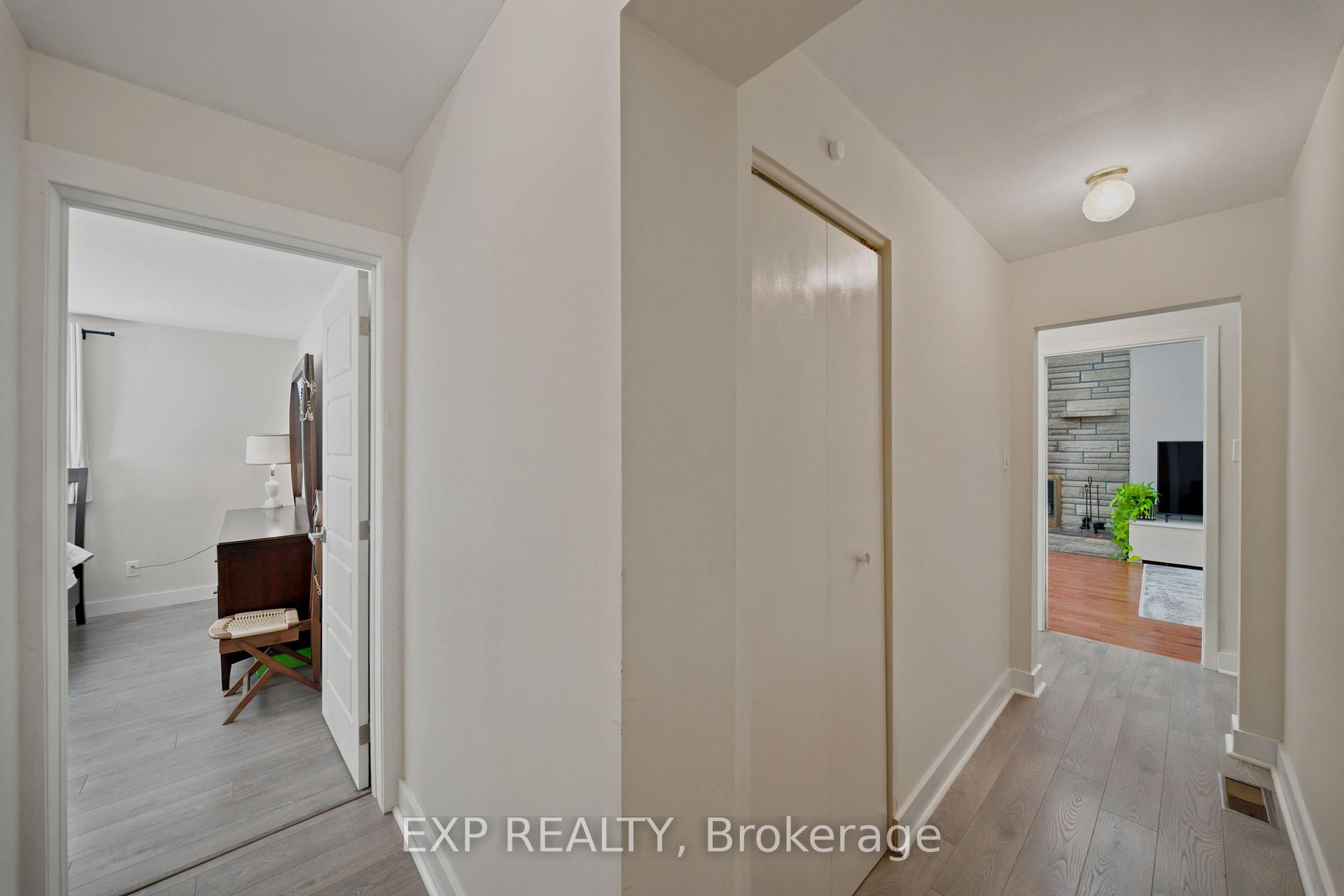 Photo 12 of 46 Avonlea Road, Ottawa, Grenfell Glen — HOMEH