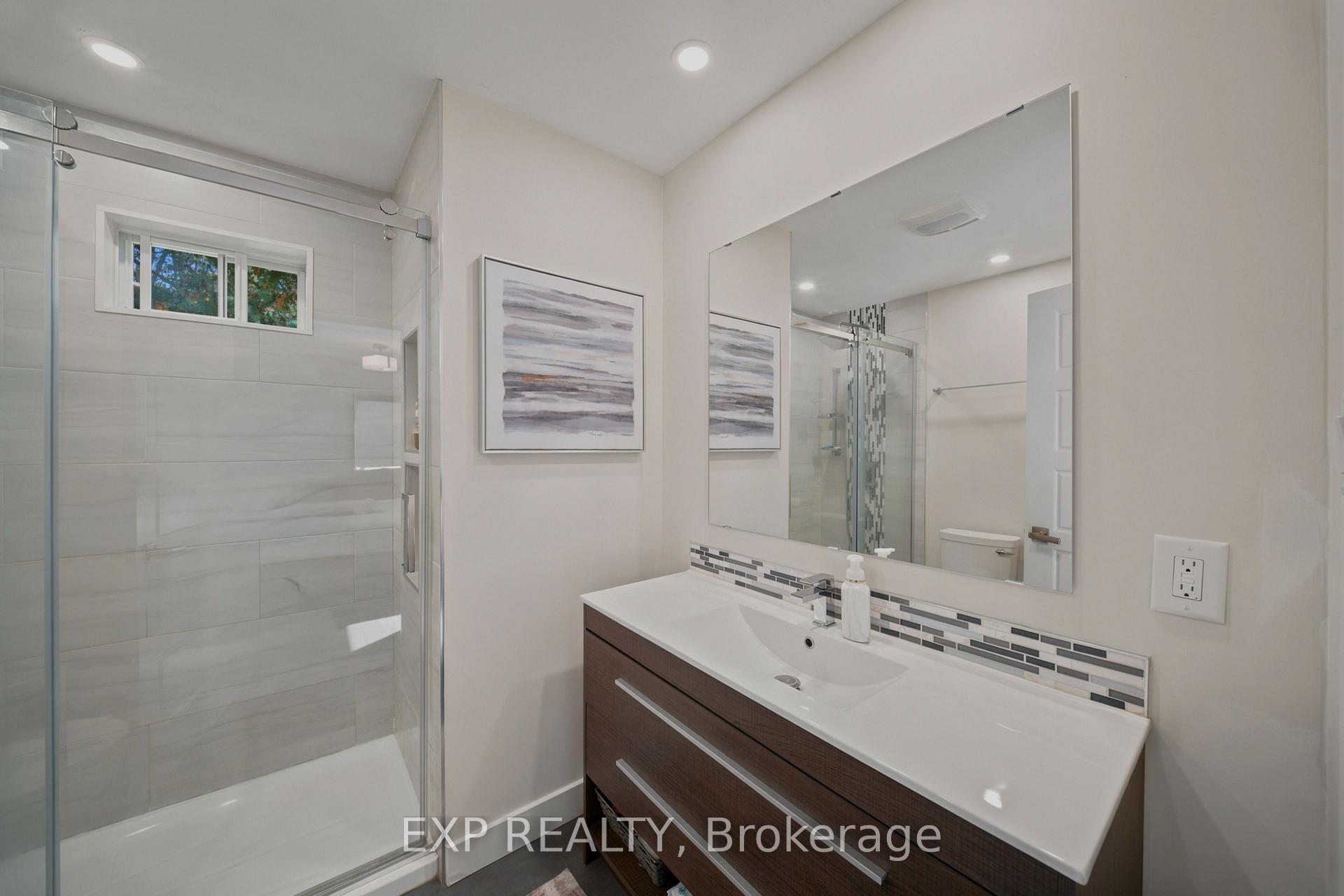 Photo 15 of 46 Avonlea Road, Ottawa, Grenfell Glen — HOMEH