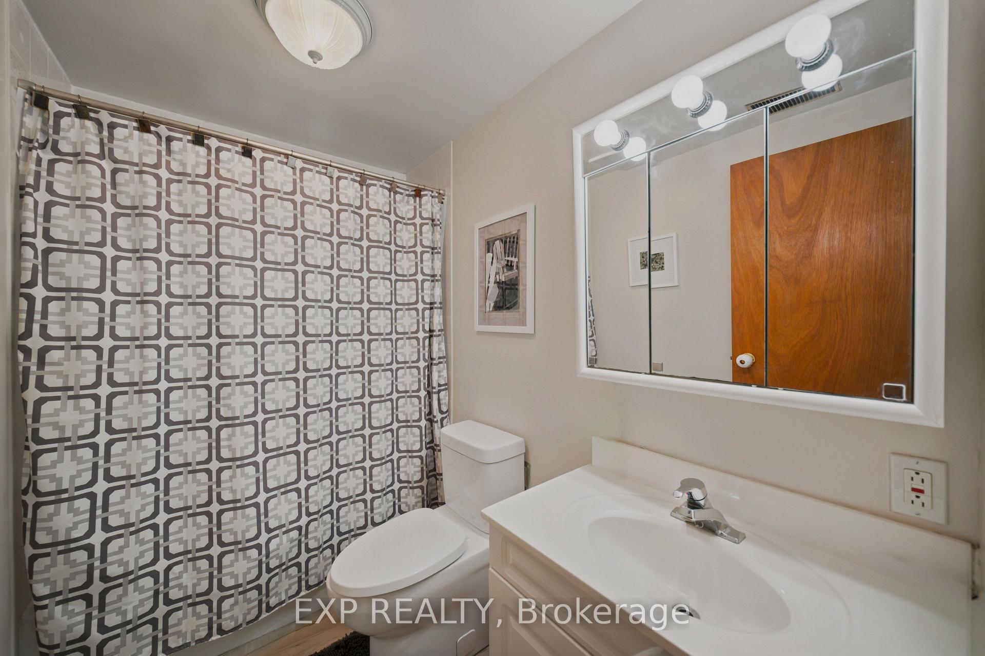 Photo 28 of 46 Avonlea Road, Ottawa, Grenfell Glen — HOMEH