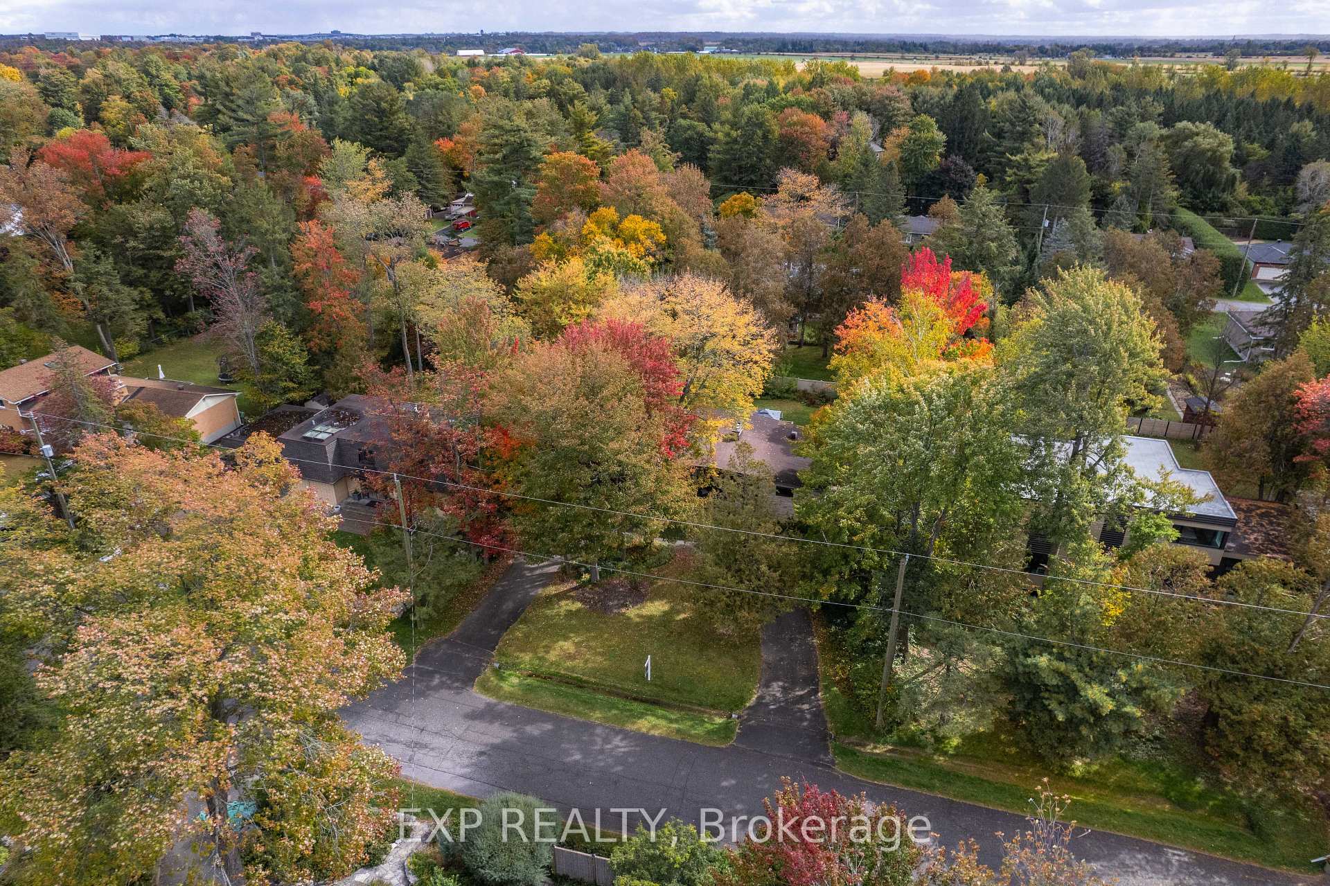 Photo 49 of 46 Avonlea Road, Ottawa, Grenfell Glen — HOMEH