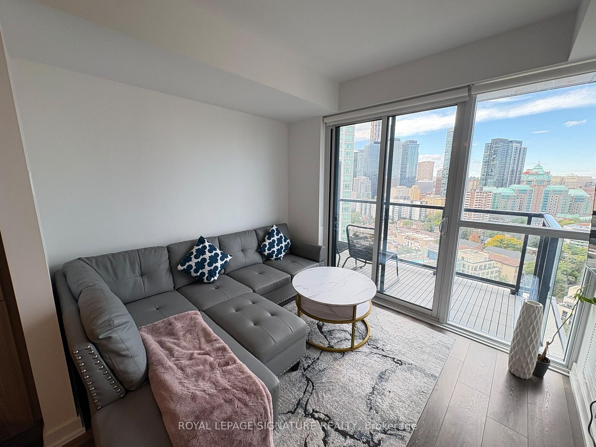 Photo of Unit 2210, 159 Wellesley Street
