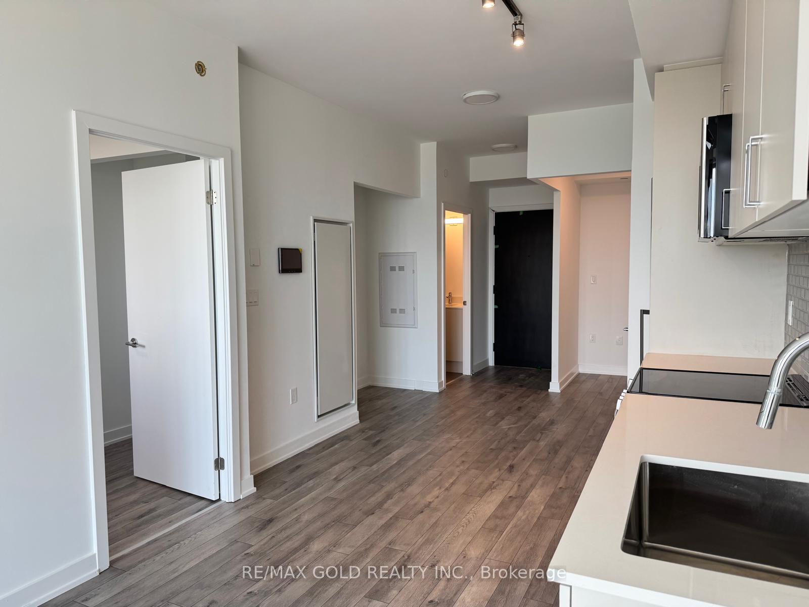 Photo 4 of Unit 622, 1005 Dundas Street E, Oakville, Joshua Meadows — HOMEH