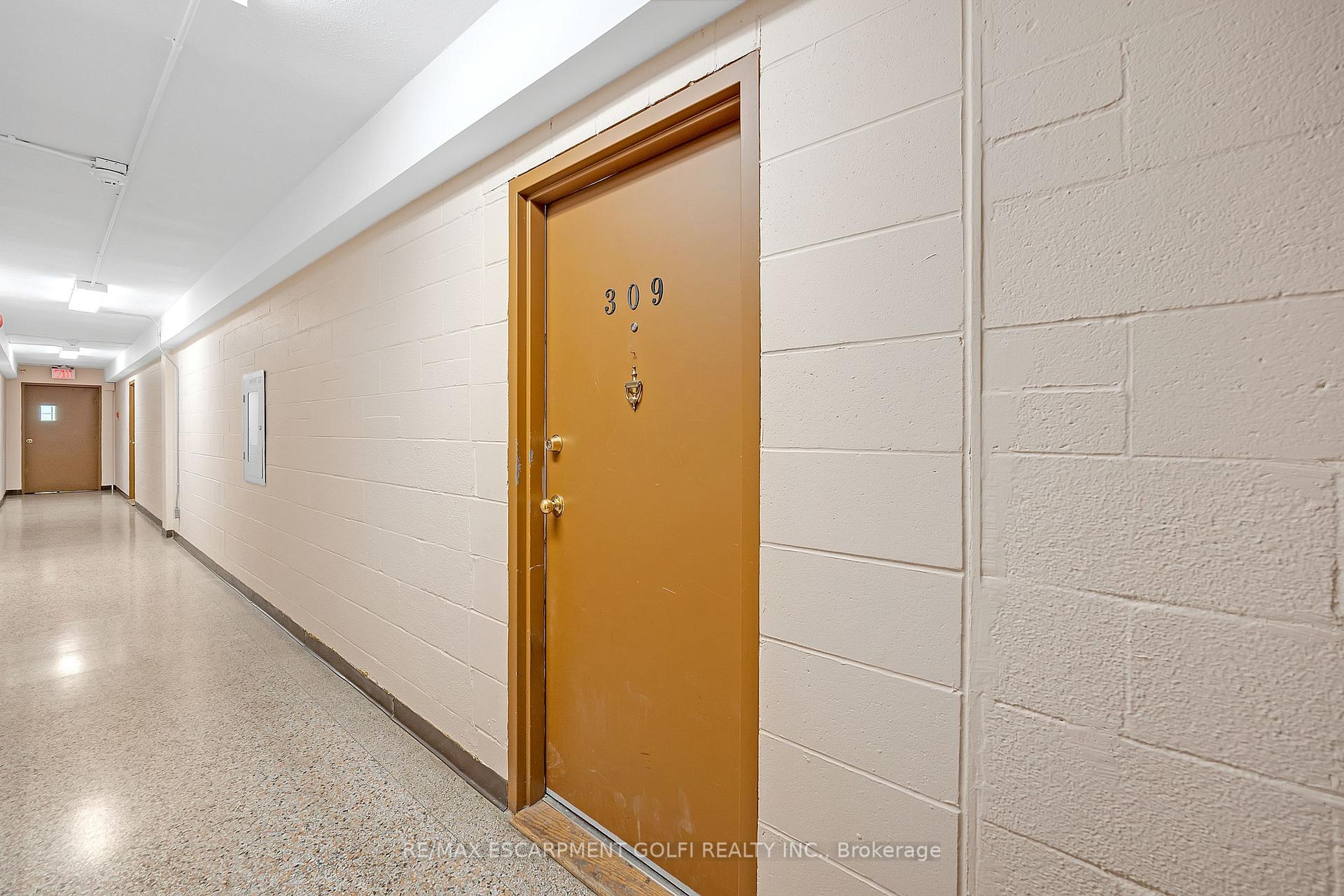Photo 4 of Unit 309, 836 Concession Street, Hamilton, Raleigh — HOMEH
