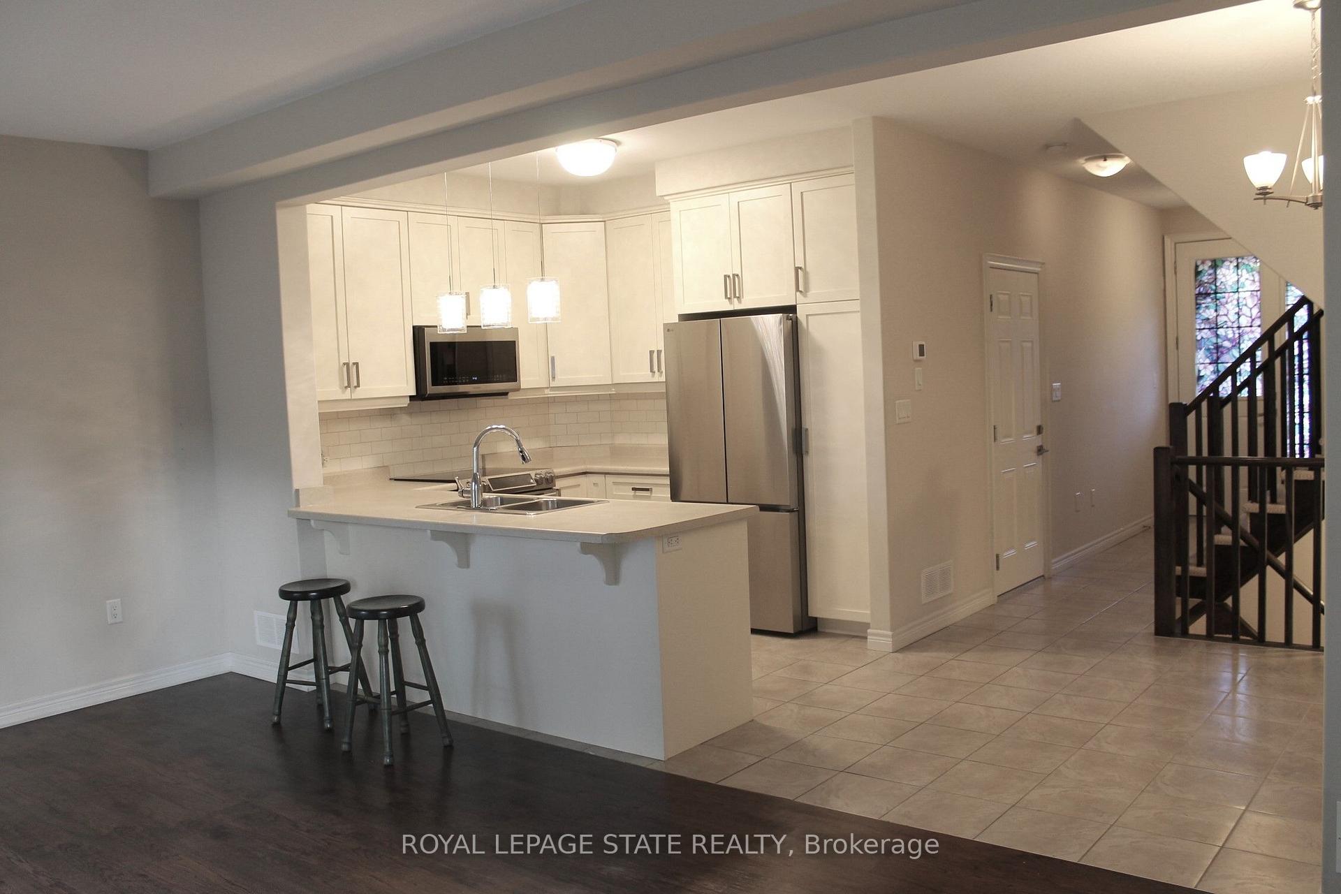 Photo 4 of 85 Sexton Crescent, Hamilton, Meadowlands — HOMEH
