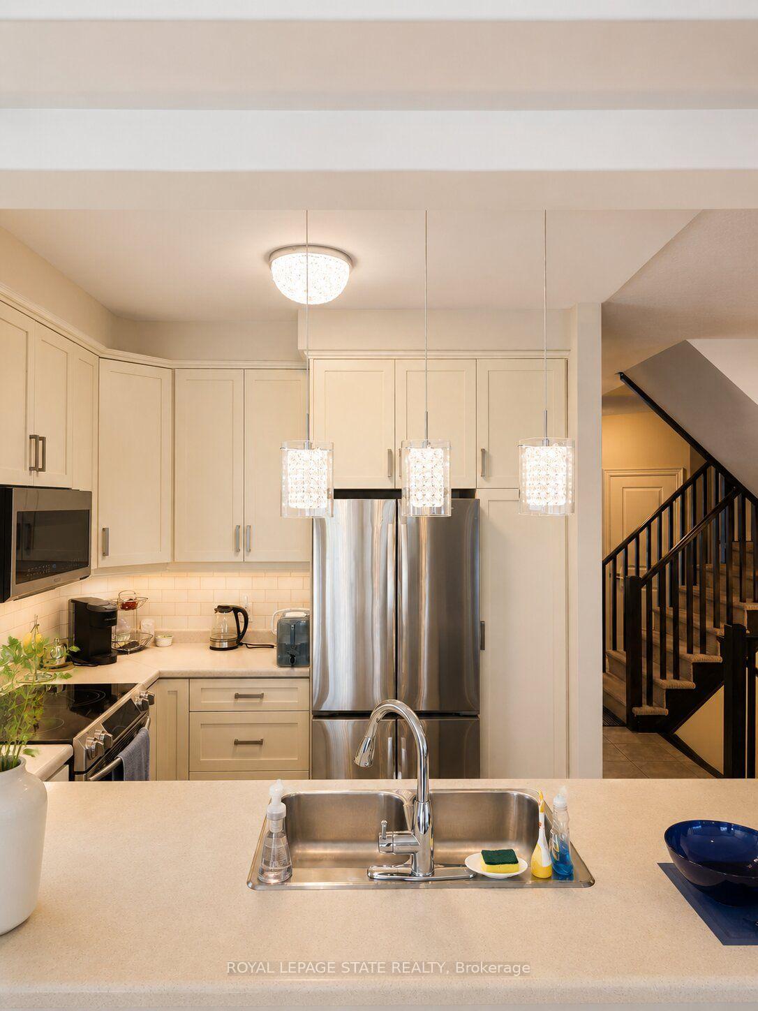 Photo 7 of 85 Sexton Crescent, Hamilton, Meadowlands — HOMEH