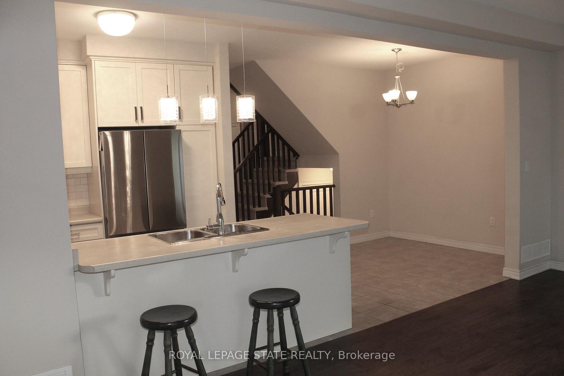 Photo 8 of 85 Sexton Crescent, Hamilton, Meadowlands — HOMEH