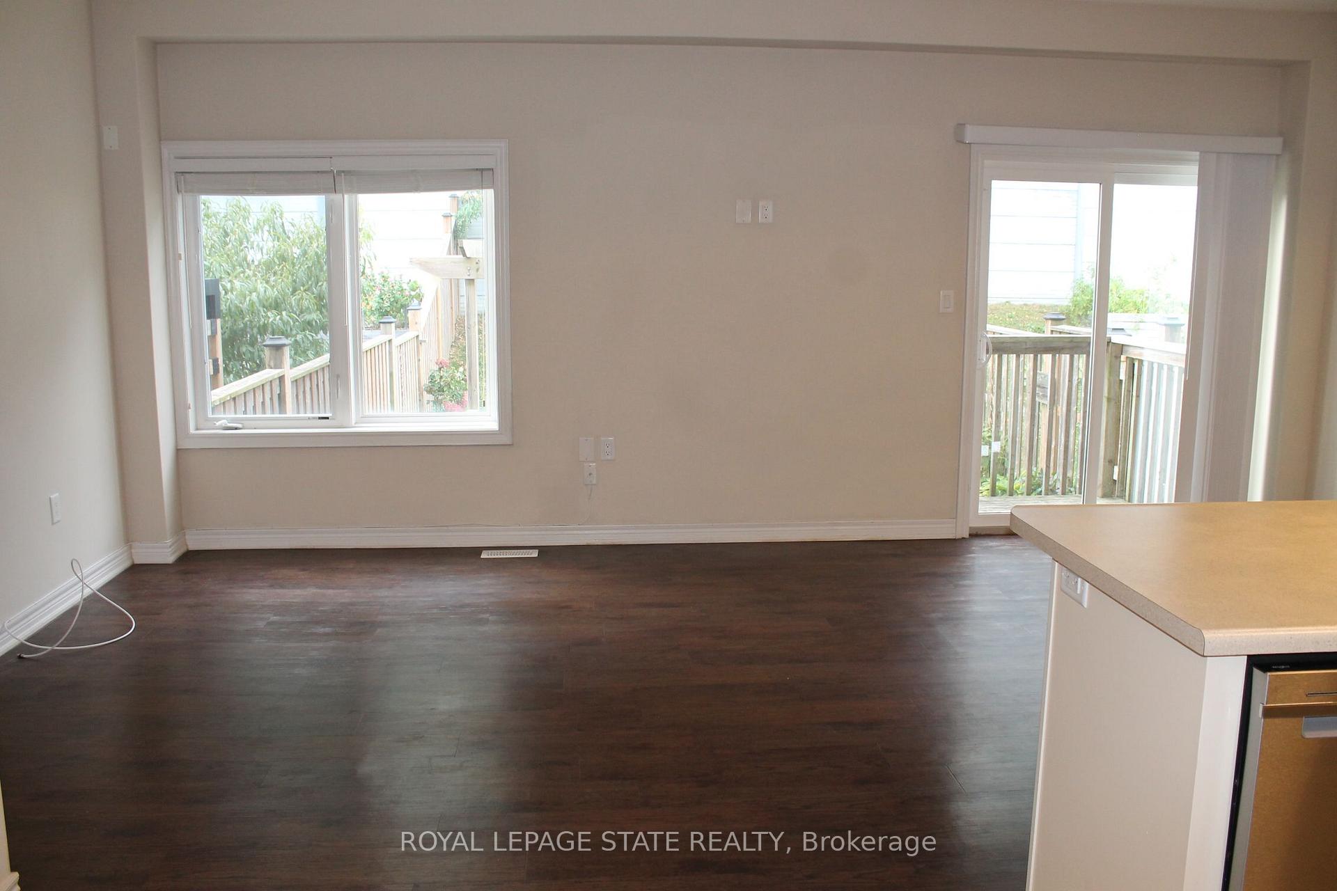 Photo 10 of 85 Sexton Crescent, Hamilton, Meadowlands — HOMEH