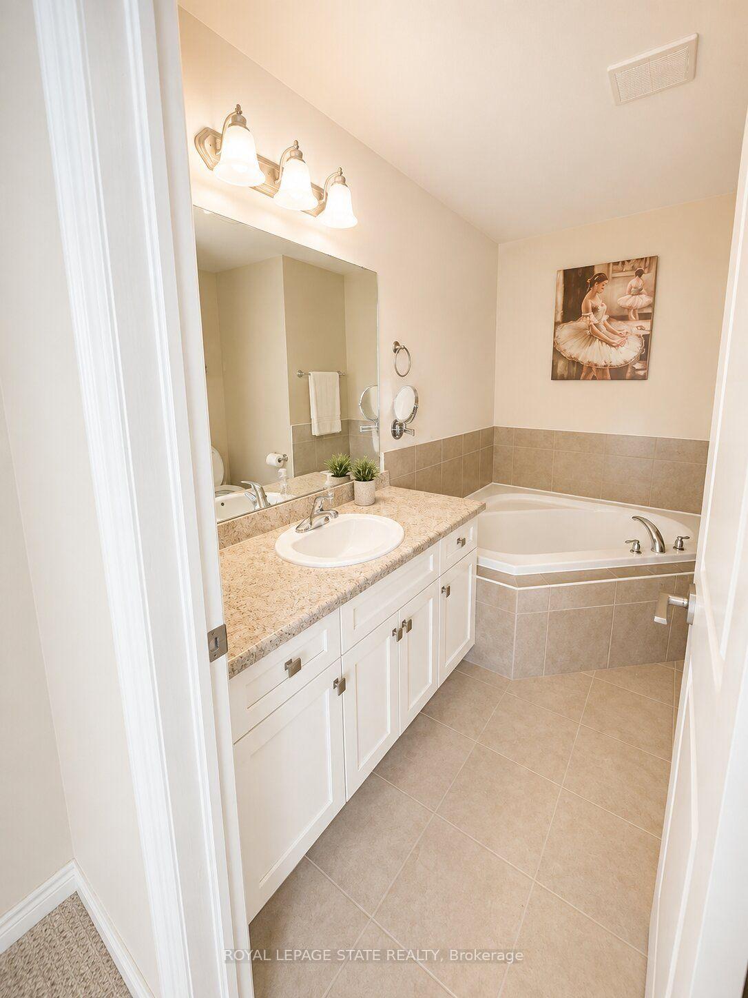 Photo 14 of 85 Sexton Crescent, Hamilton, Meadowlands — HOMEH