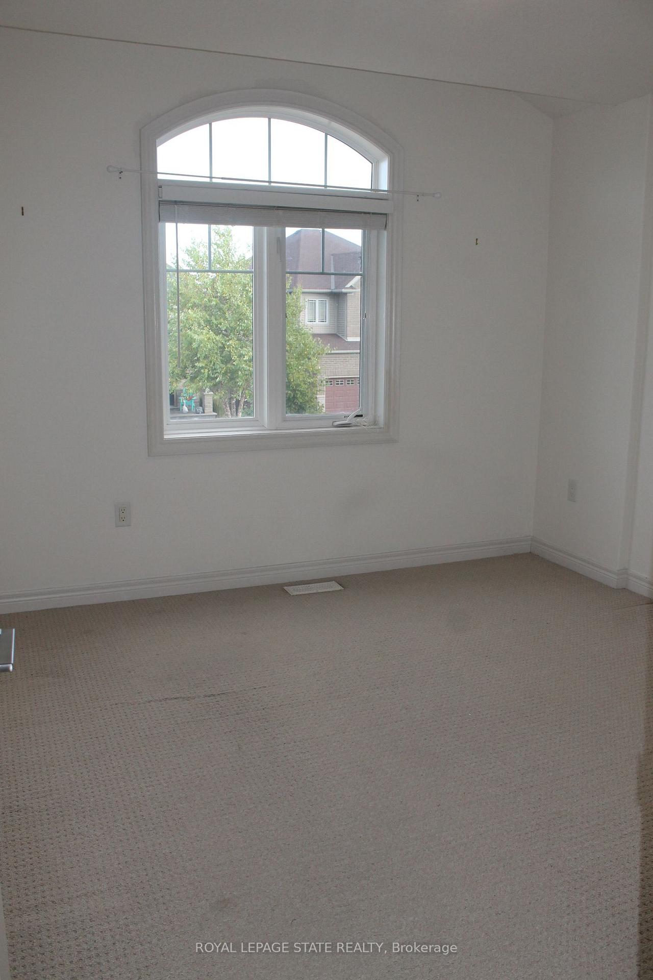 Photo 17 of 85 Sexton Crescent, Hamilton, Meadowlands — HOMEH