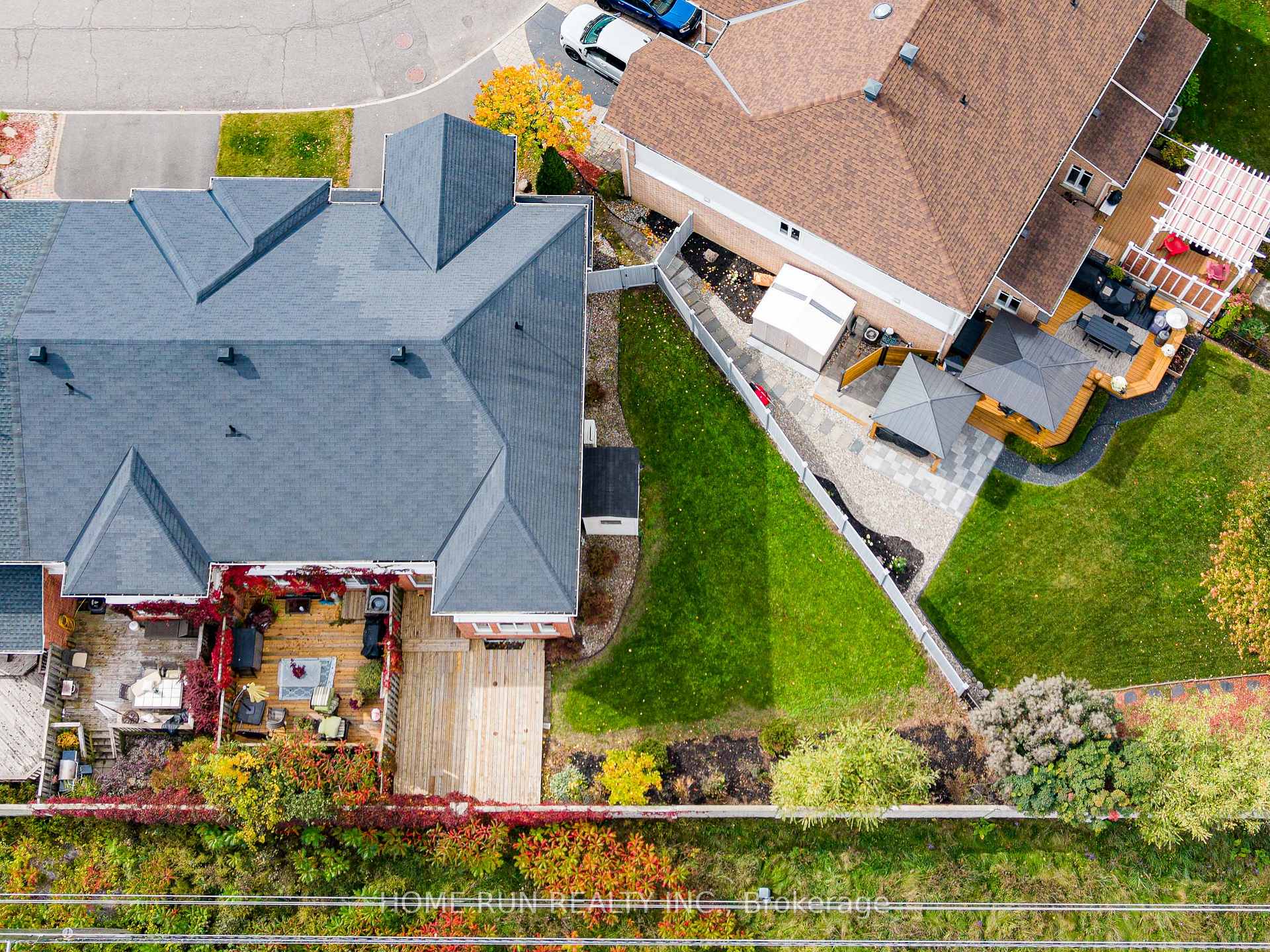 Photo 4 of 221 Royal Gala Private, Ottawa, Pineview — HOMEH