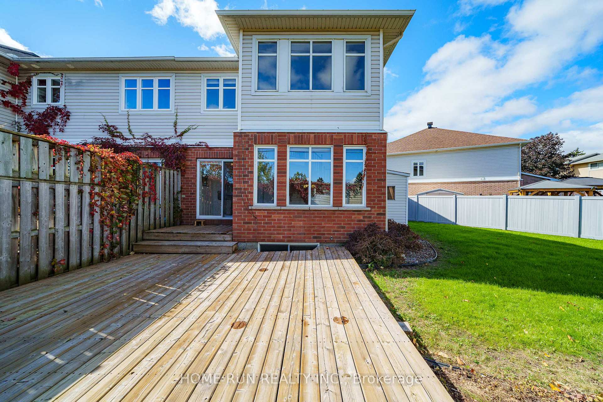 Photo 5 of 221 Royal Gala Private, Ottawa, Pineview — HOMEH