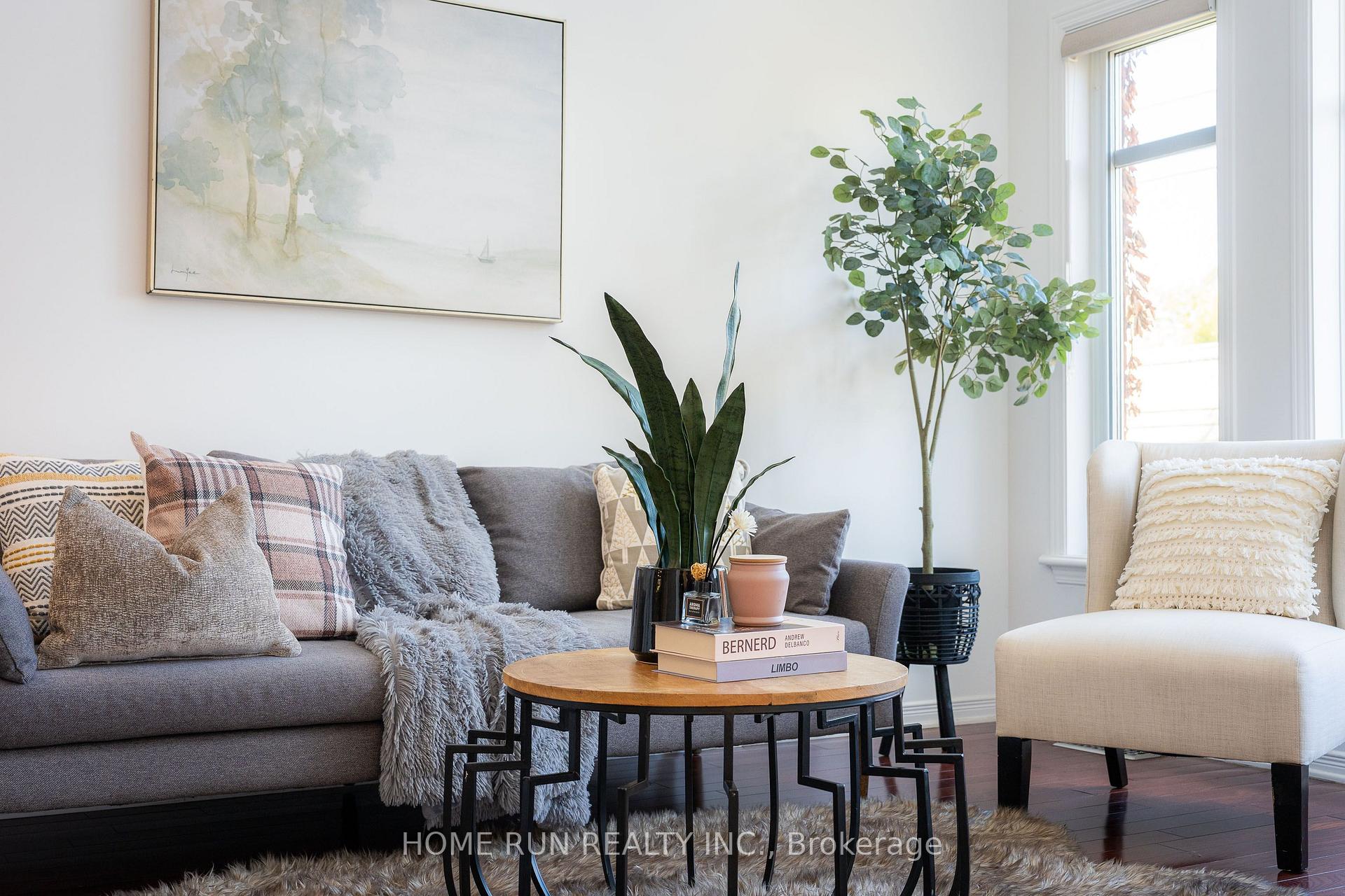 Photo 9 of 221 Royal Gala Private, Ottawa, Pineview — HOMEH