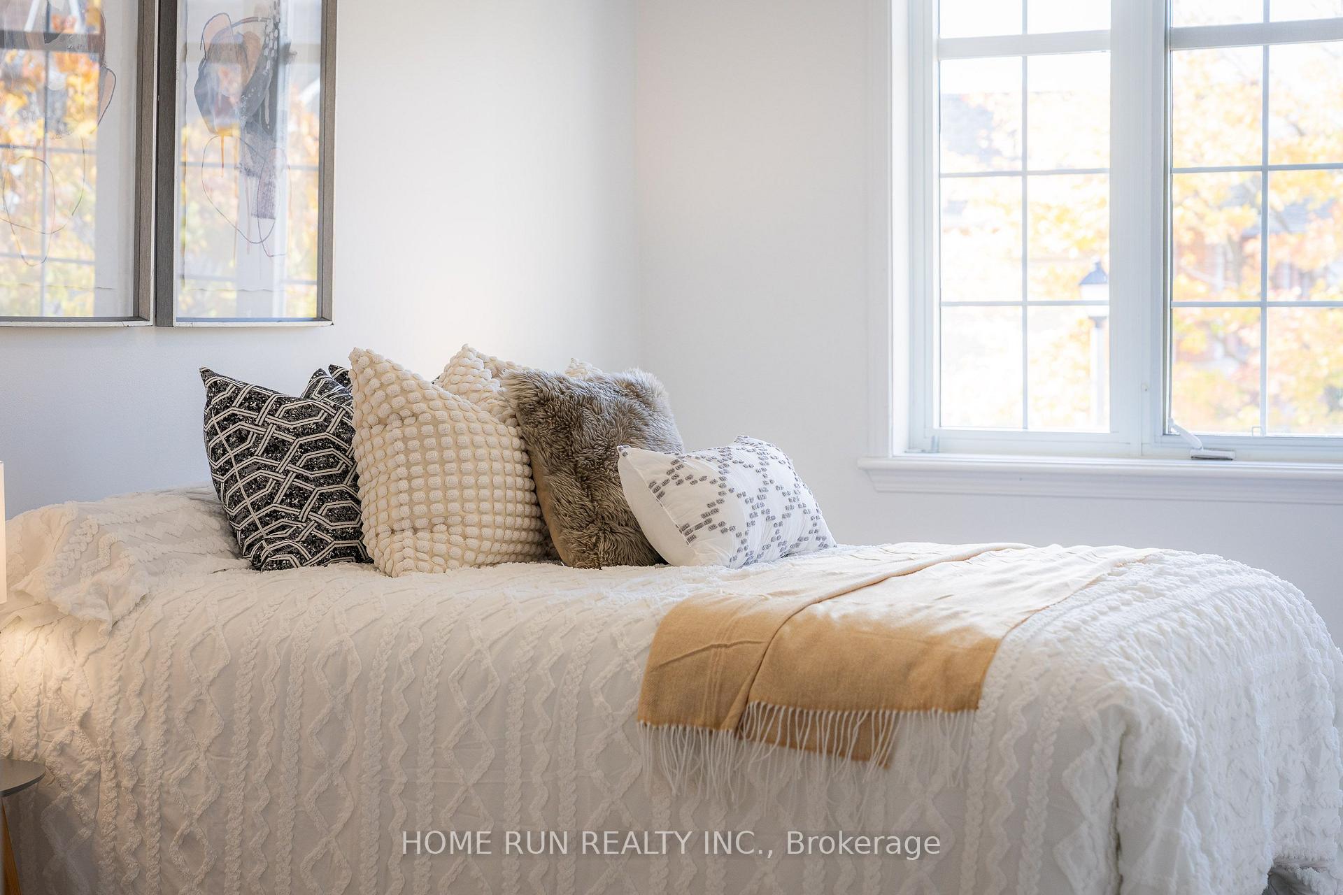 Photo 12 of 221 Royal Gala Private, Ottawa, Pineview — HOMEH