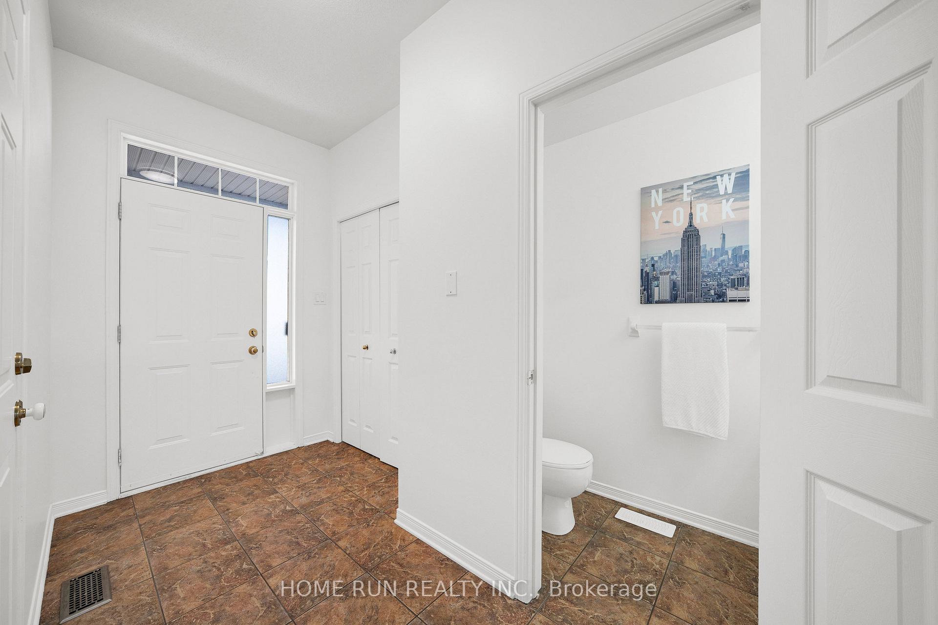 Photo 13 of 221 Royal Gala Private, Ottawa, Pineview — HOMEH
