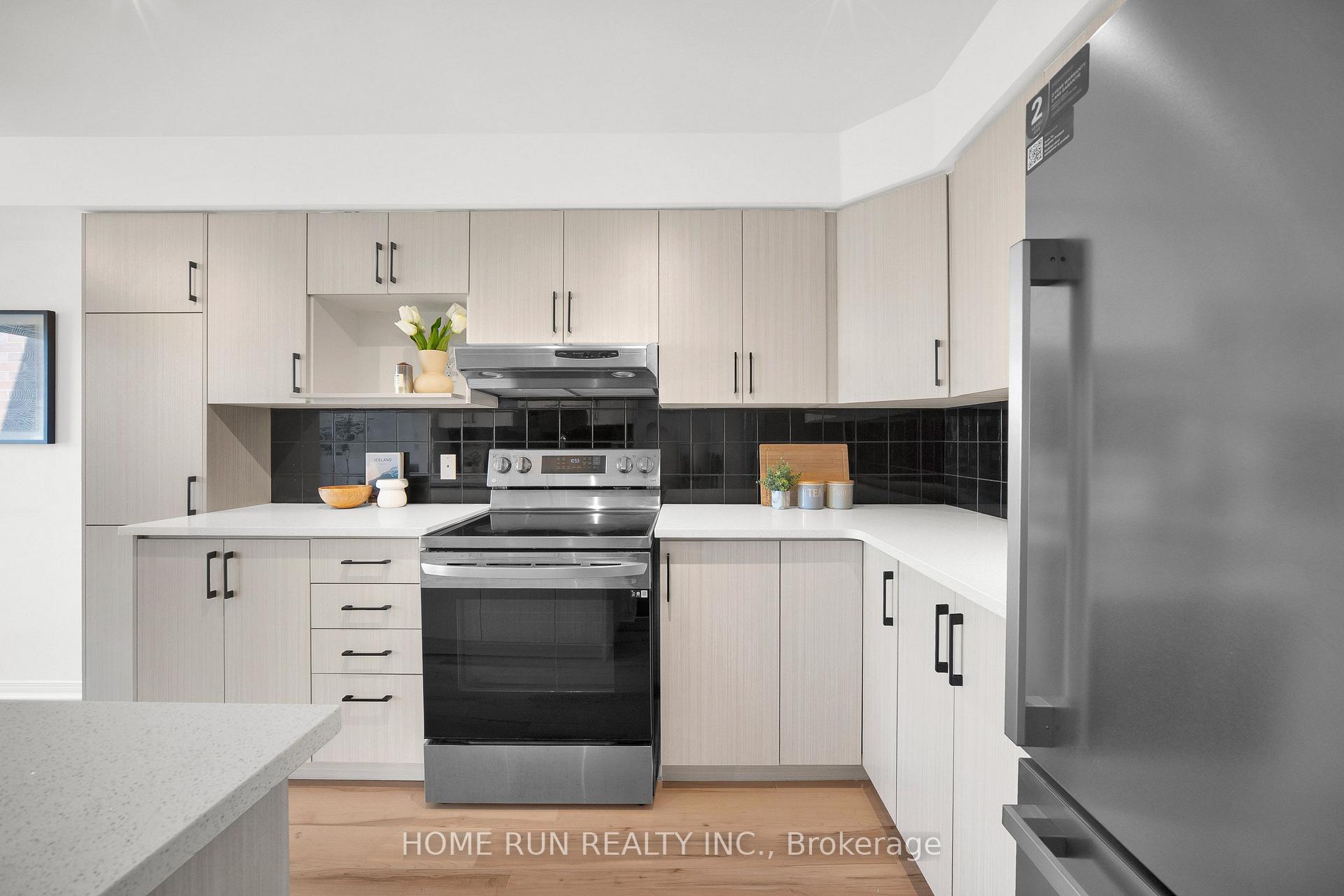 Photo 25 of 221 Royal Gala Private, Ottawa, Pineview — HOMEH