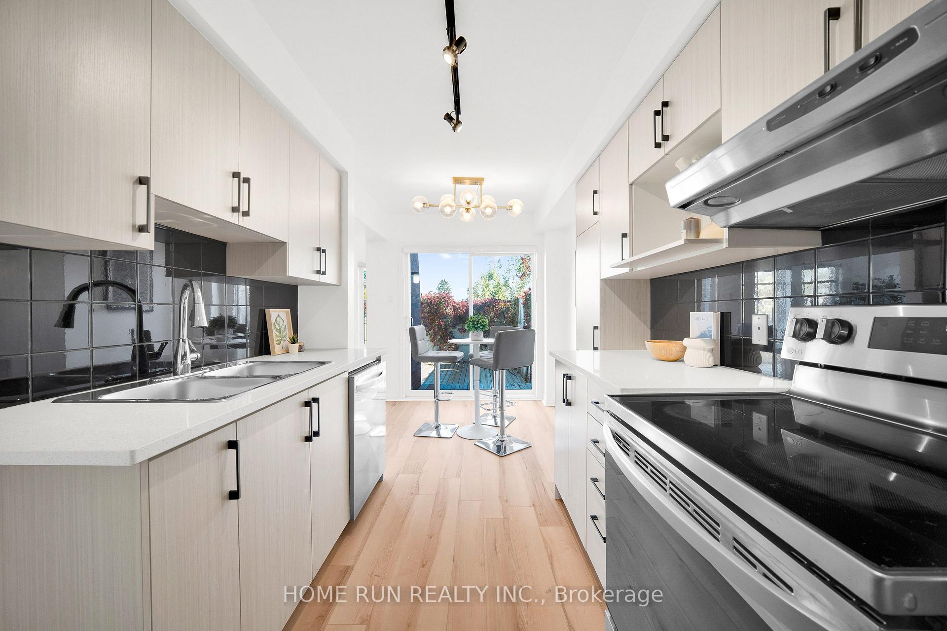 Photo 26 of 221 Royal Gala Private, Ottawa, Pineview — HOMEH