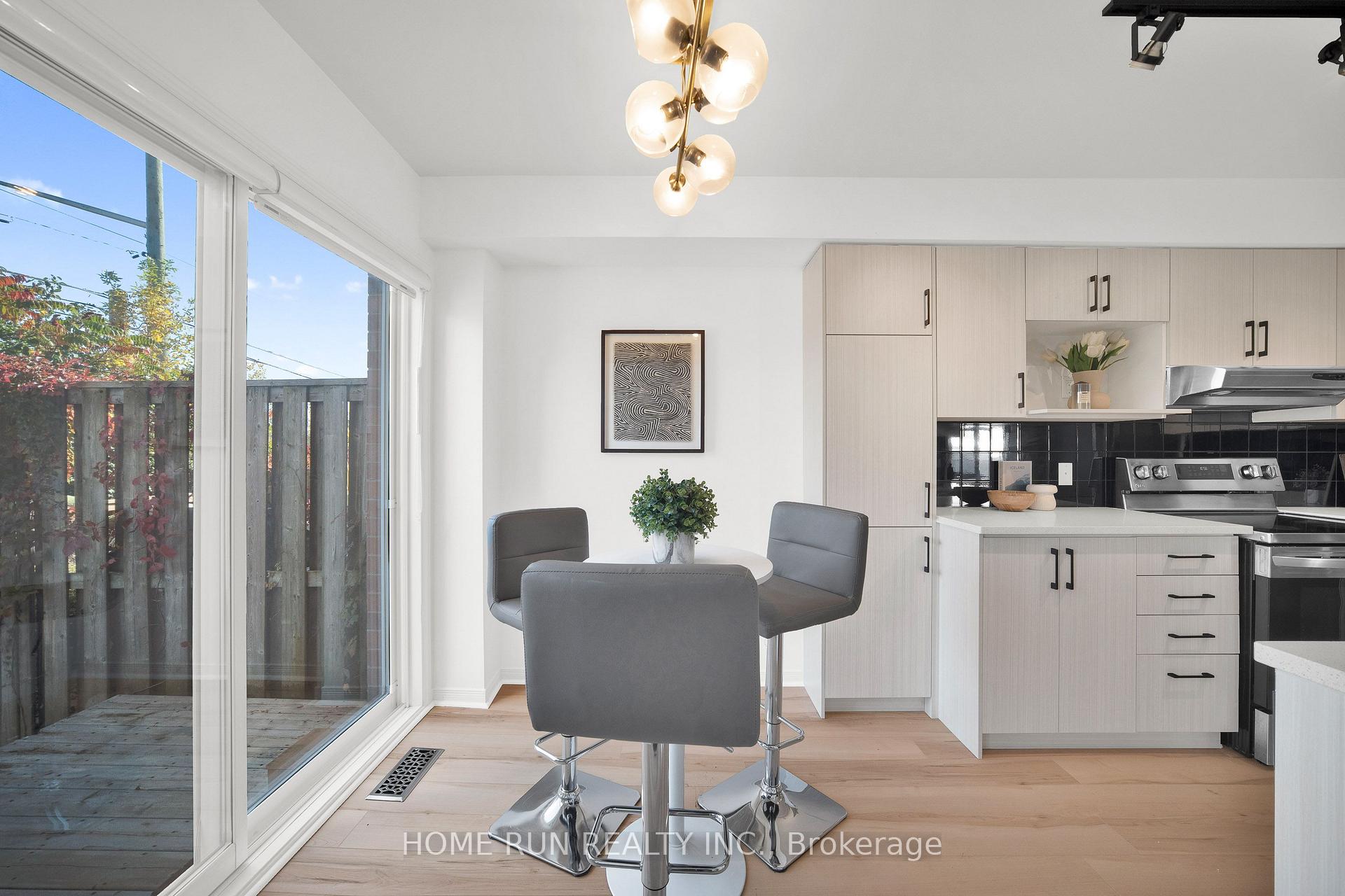 Photo 27 of 221 Royal Gala Private, Ottawa, Pineview — HOMEH