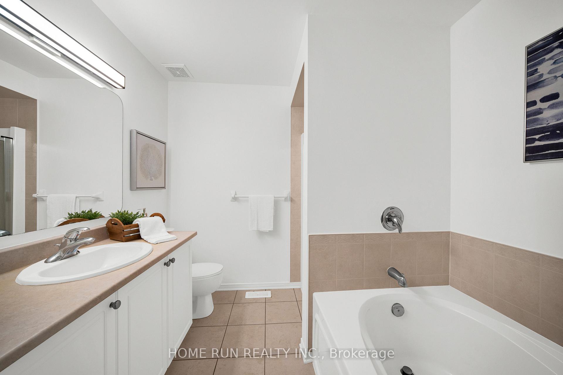 Photo 31 of 221 Royal Gala Private, Ottawa, Pineview — HOMEH