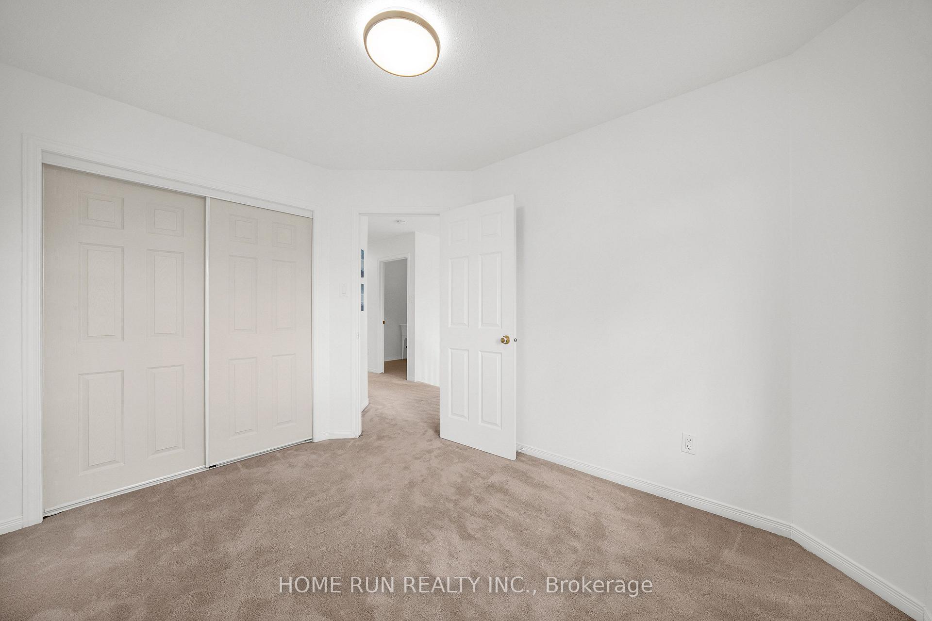 Photo 34 of 221 Royal Gala Private, Ottawa, Pineview — HOMEH
