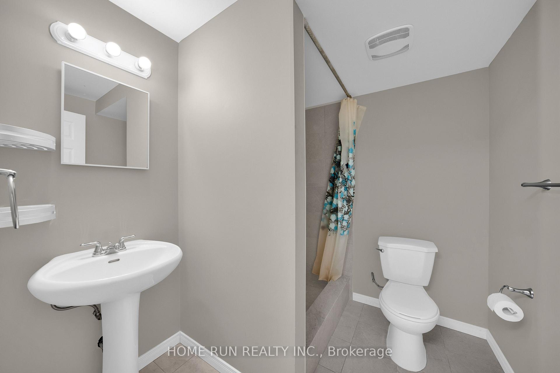 Photo 41 of 221 Royal Gala Private, Ottawa, Pineview — HOMEH