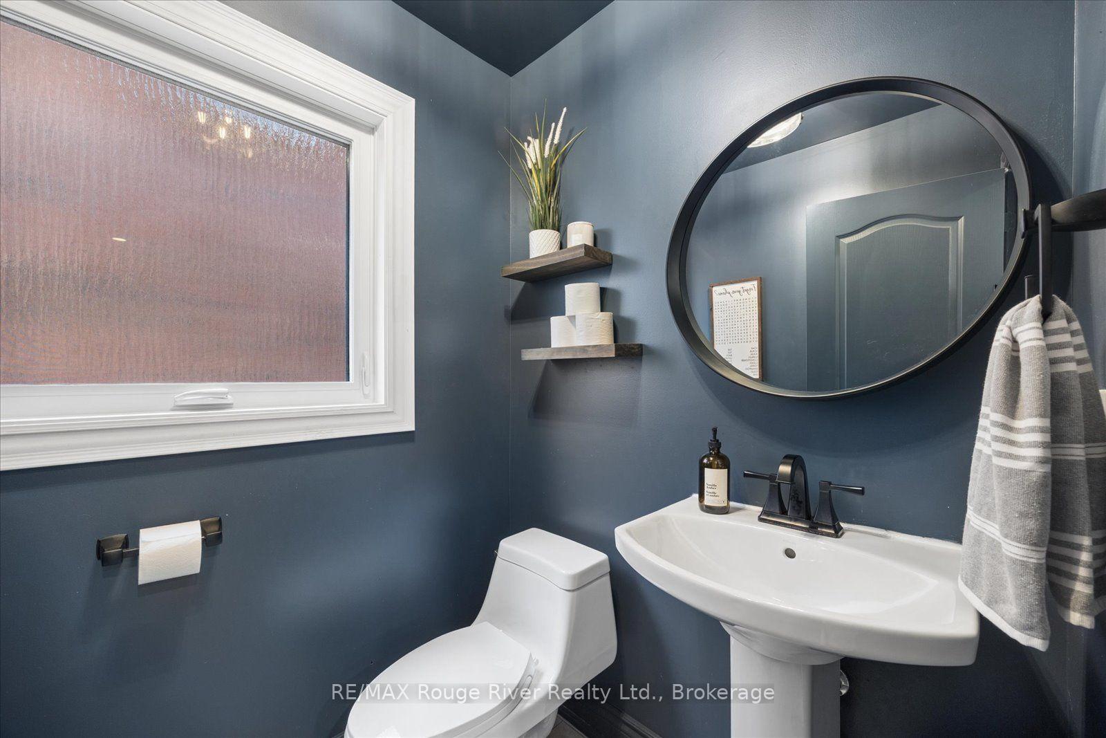 Photo 23 of 10 Windbreak Crescent, Whitby, Williamsburg — HOMEH
