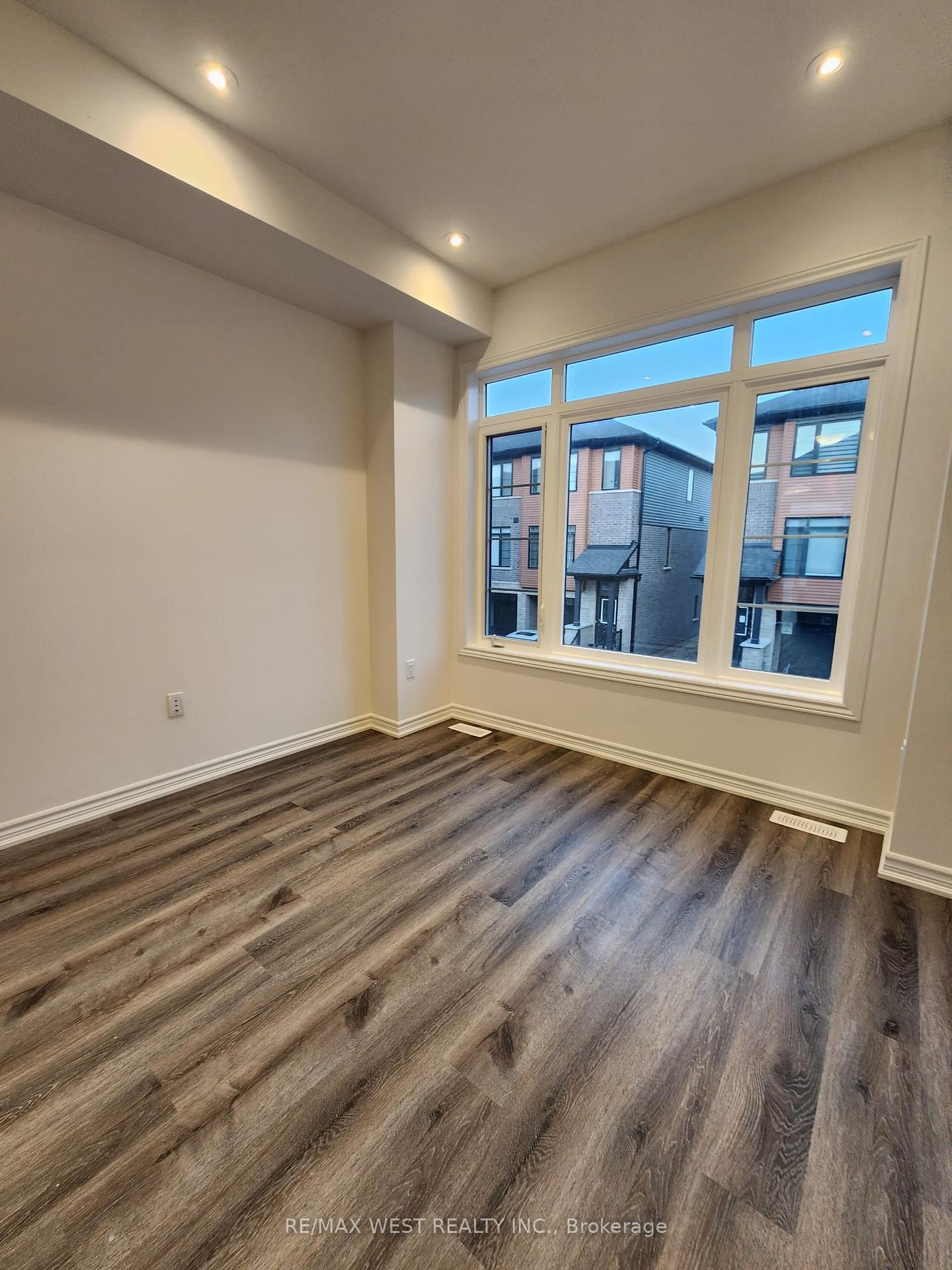 Photo 7 of Unit 129, 461 Blackburn Drive, Brantford, Empire South — HOMEH