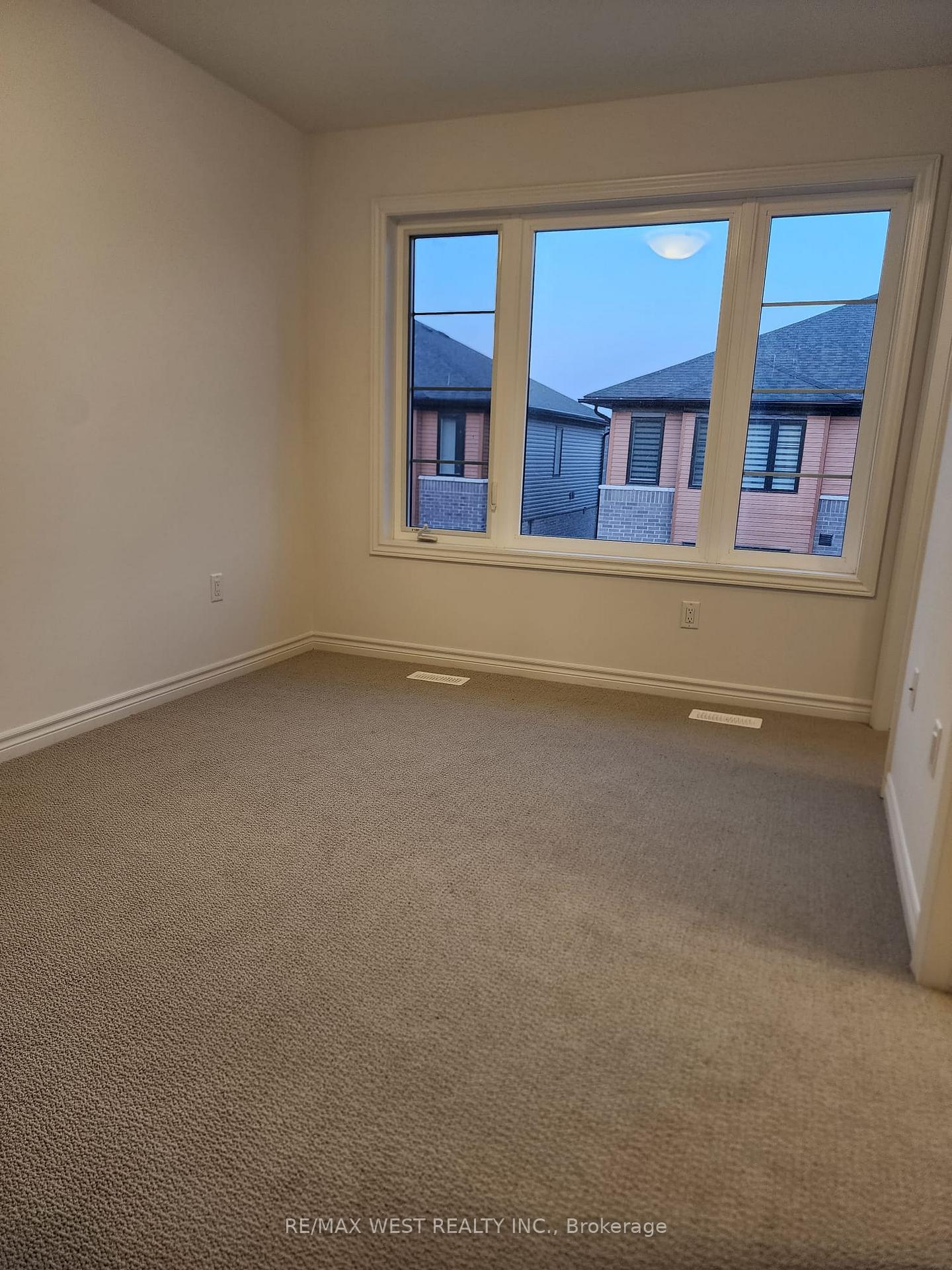 Photo 11 of Unit 129, 461 Blackburn Drive, Brantford, Empire South — HOMEH