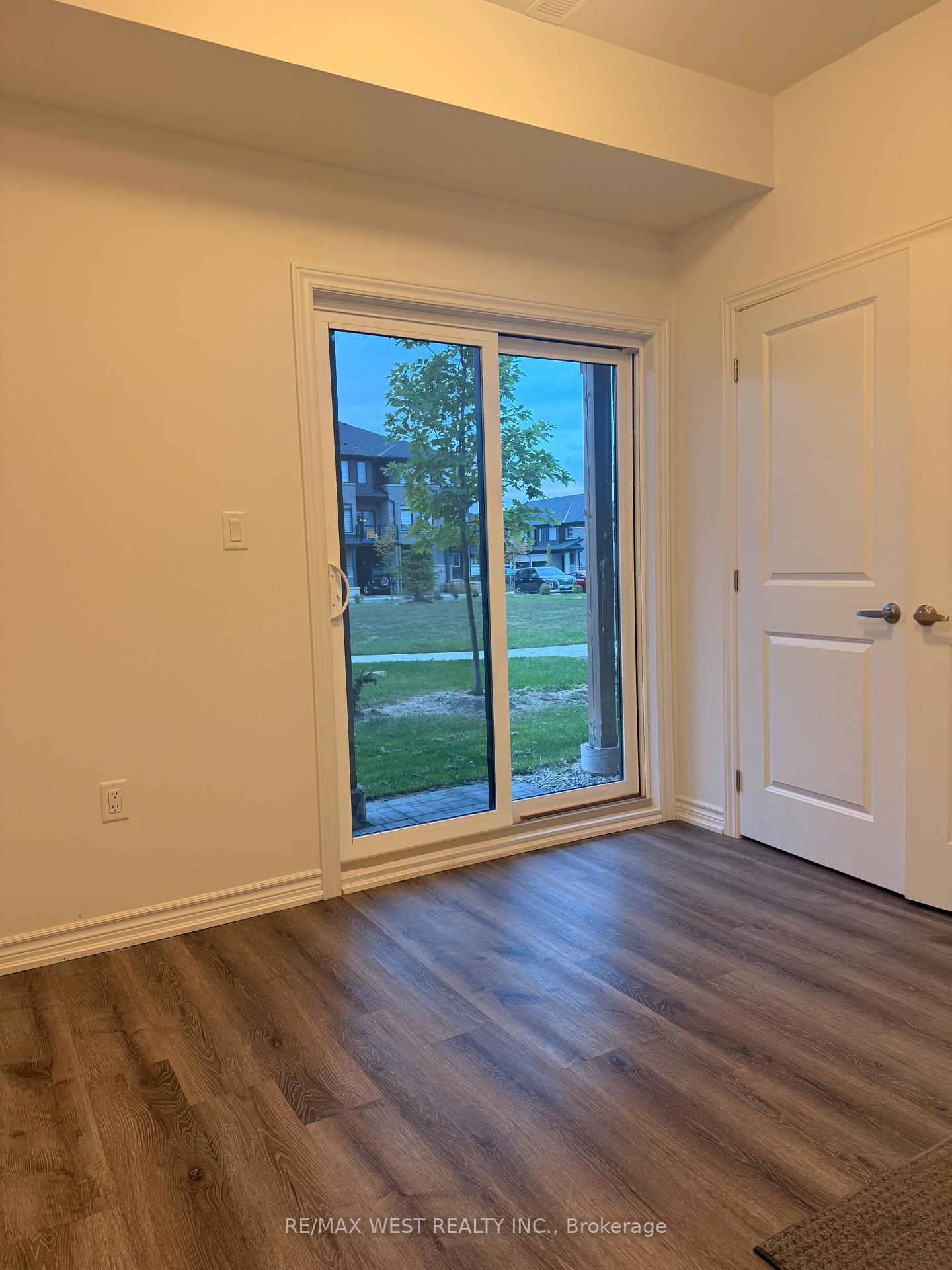 Photo 14 of Unit 129, 461 Blackburn Drive, Brantford, Empire South — HOMEH