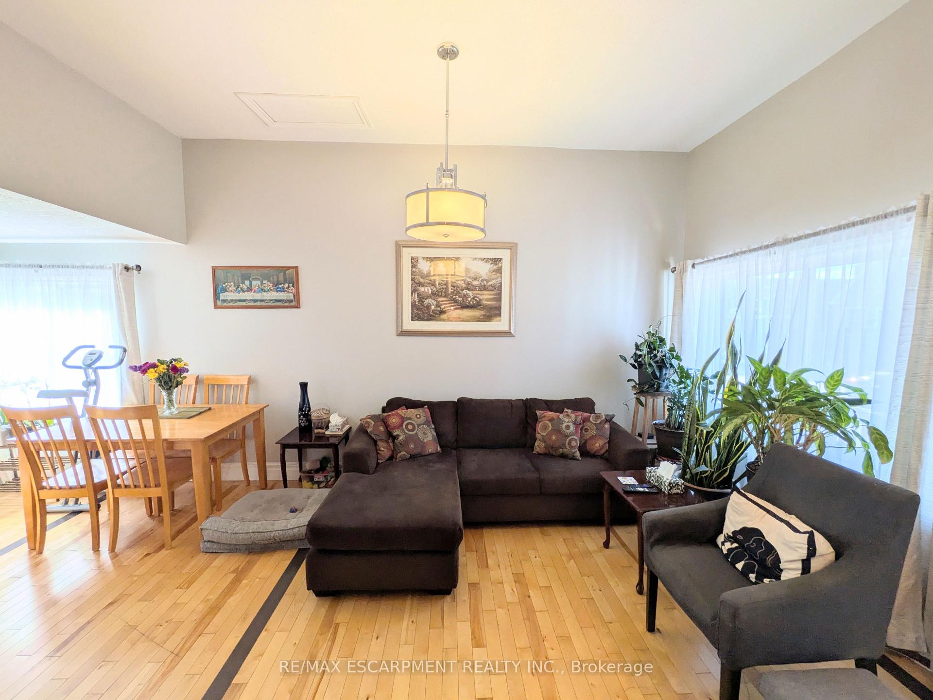 Photo 16 of 7 Campbell Avenue, Hamilton, Crown Point — HOMEH